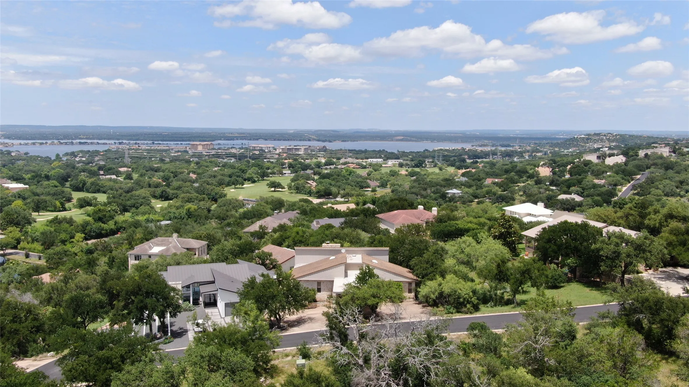 Single Family Residence For Sale in Llano County , 808 Ox Bow, Horseshoe Bay, Texas 78657, 4 Bedroom, 4 Bathroom, Garage spaces, 3,169 Sqft, built in 1979, mls#21344457, Real Estate Agent in Horseshoe Bay, Homes For Sale in Llano county, Homes For Sale in Horseshoe Bay, Realtor in Horseshoe Bay Texas, Real Estate Brokerage Independent Realty Texas, Luminita Cordes Realtor