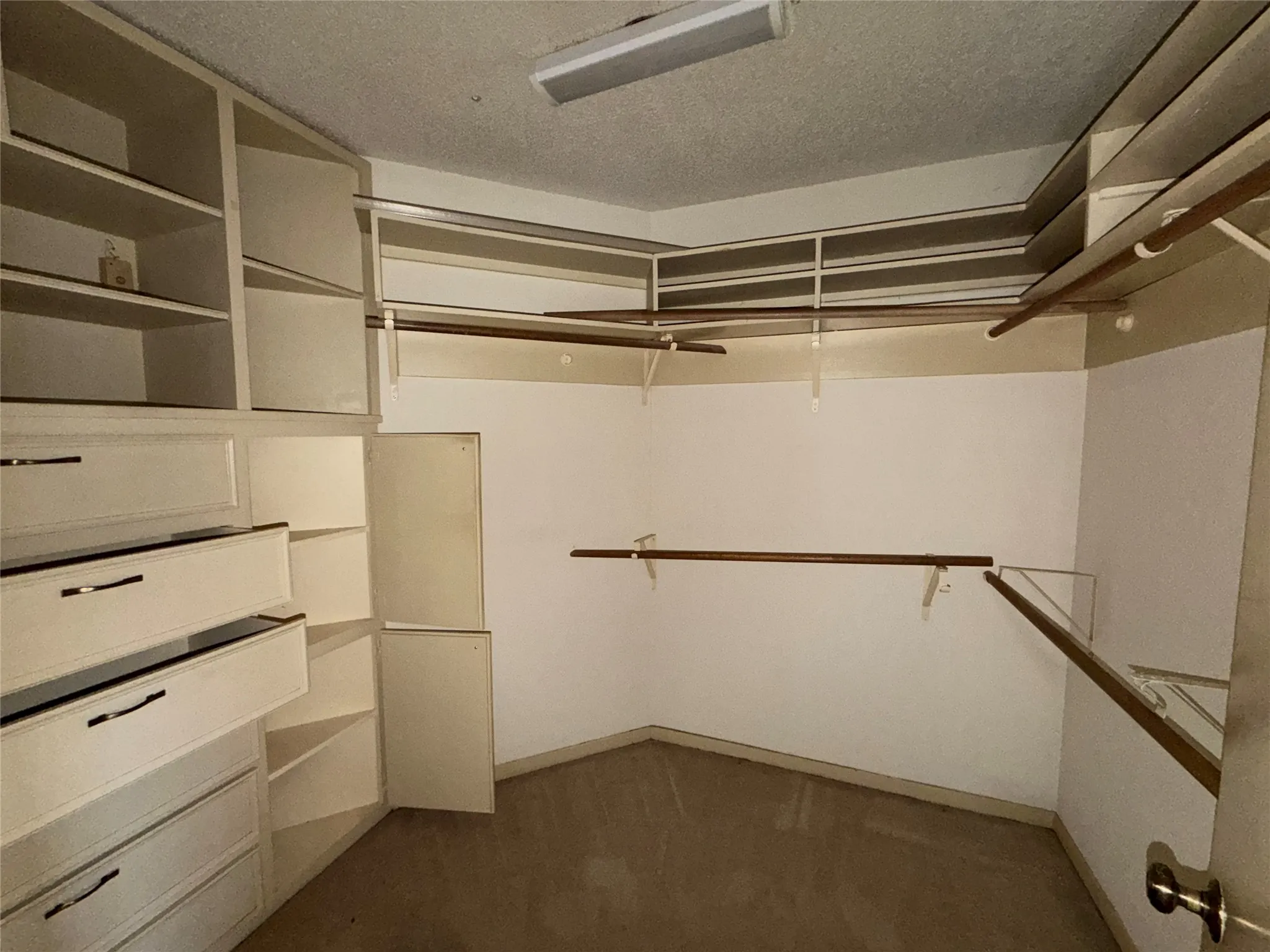 Single Family Residence For Sale in Llano County , 808 Ox Bow, Horseshoe Bay, Texas 78657, 4 Bedroom, 4 Bathroom, Garage spaces, 3,169 Sqft, built in 1979, mls#21344457, Real Estate Agent in Horseshoe Bay, Homes For Sale in Llano county, Homes For Sale in Horseshoe Bay, Realtor in Horseshoe Bay Texas, Real Estate Brokerage Independent Realty Texas, Luminita Cordes Realtor