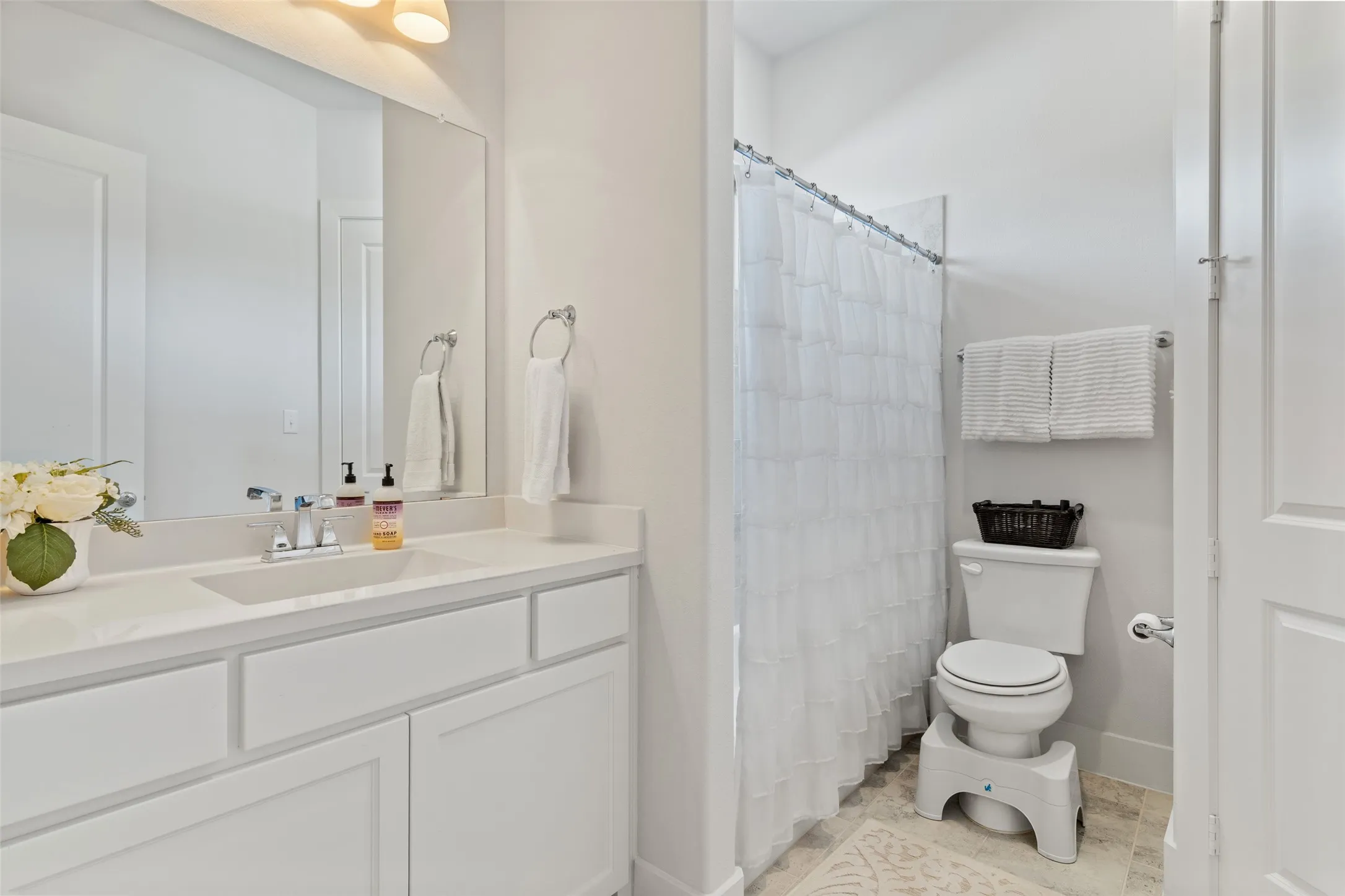 Ensuite Bath in 1st level Bedroom