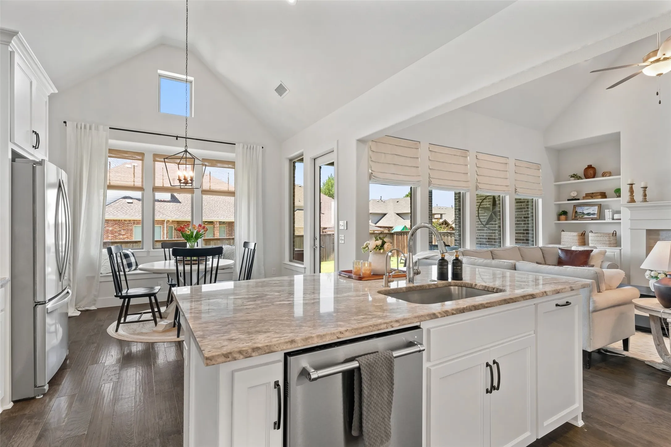 Single Family Residence For Sale in Collin County , 1326 Divine Rose Way, Wylie, Texas 75098, 4 Bedroom, 5 Bathroom, 3 Garage spaces, 3,702 Sqft, built in 2019, mls#21342732, Real Estate Agent in Wylie, Homes For Sale in Collin county, Homes For Sale in Wylie, Realtor in Wylie Texas, Real Estate Brokerage Independent Realty Texas, Luminita Cordes Realtor