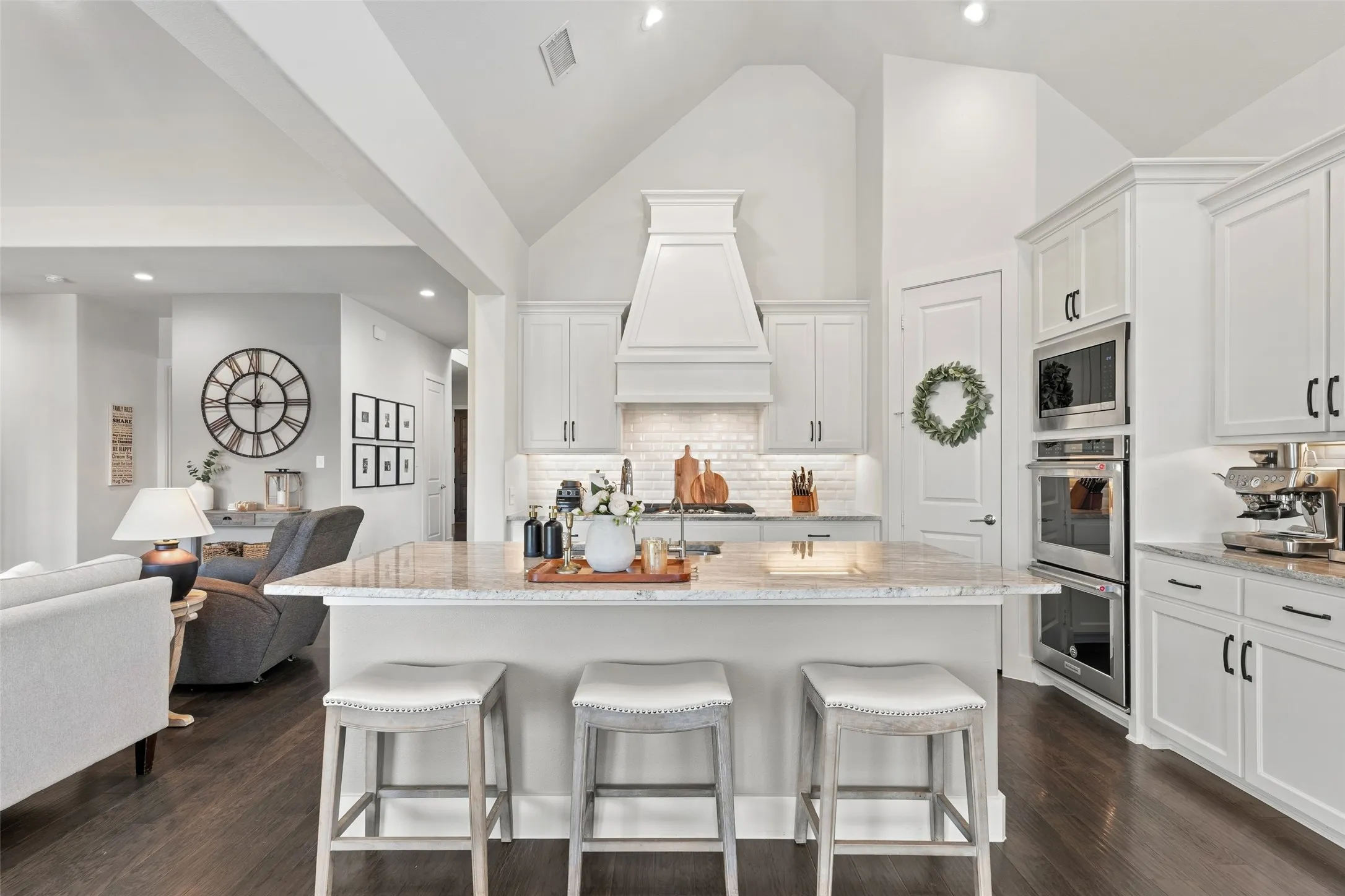 Granite countertops, gas cooktop, dual ovens!