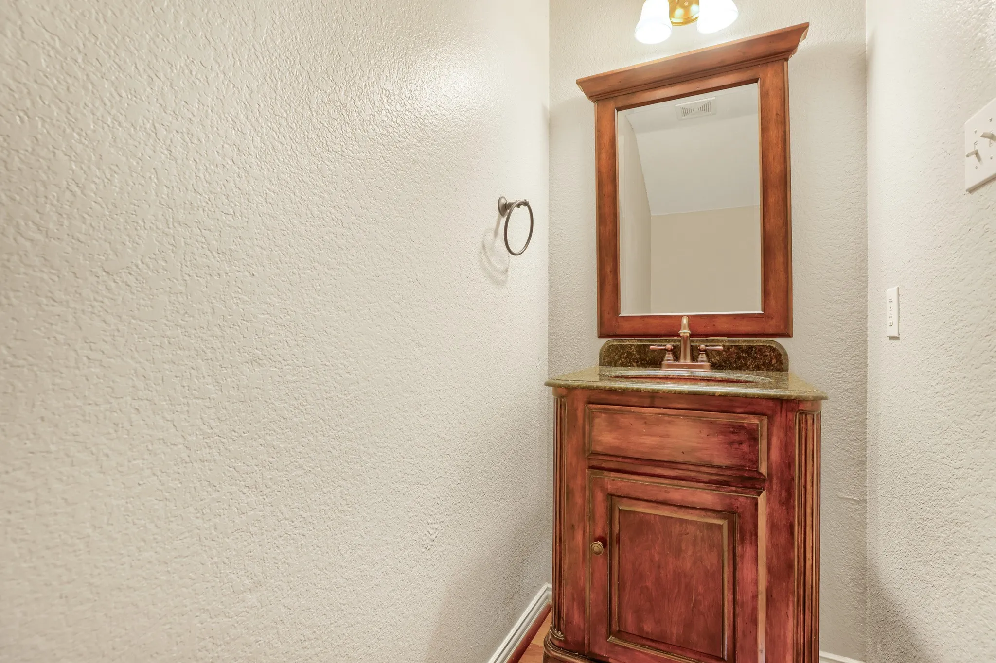 Single Family Residence For Sale in Rockwall County , 223 Mckinney Trail, Fate, Texas 75087, 6 Bedroom, 4 Bathroom, 2 Garage spaces, 4,260 Sqft, built in 2006, mls#21336262, Real Estate Agent in Fate, Homes For Sale in Rockwall county, Homes For Sale in Fate, Realtor in Fate Texas, Real Estate Brokerage Independent Realty Texas, Luminita Cordes Realtor