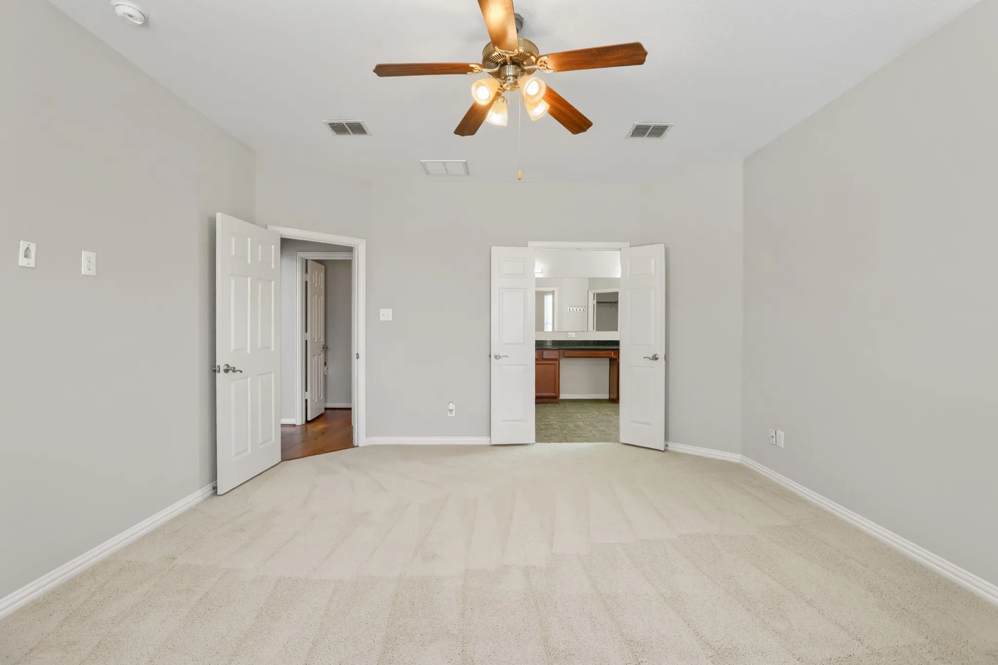 Single Family Residence For Sale in Rockwall County , 223 Mckinney Trail, Fate, Texas 75087, 6 Bedroom, 4 Bathroom, 2 Garage spaces, 4,260 Sqft, built in 2006, mls#21336262, Real Estate Agent in Fate, Homes For Sale in Rockwall county, Homes For Sale in Fate, Realtor in Fate Texas, Real Estate Brokerage Independent Realty Texas, Luminita Cordes Realtor
