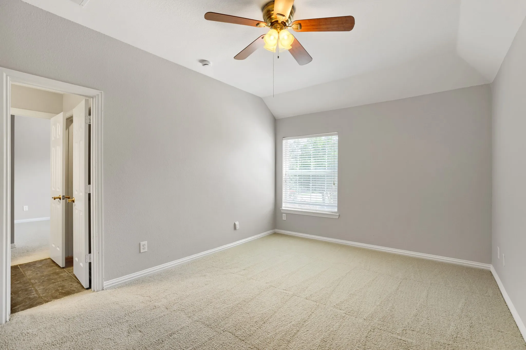 Single Family Residence For Sale in Rockwall County , 223 Mckinney Trail, Fate, Texas 75087, 6 Bedroom, 4 Bathroom, 2 Garage spaces, 4,260 Sqft, built in 2006, mls#21336262, Real Estate Agent in Fate, Homes For Sale in Rockwall county, Homes For Sale in Fate, Realtor in Fate Texas, Real Estate Brokerage Independent Realty Texas, Luminita Cordes Realtor