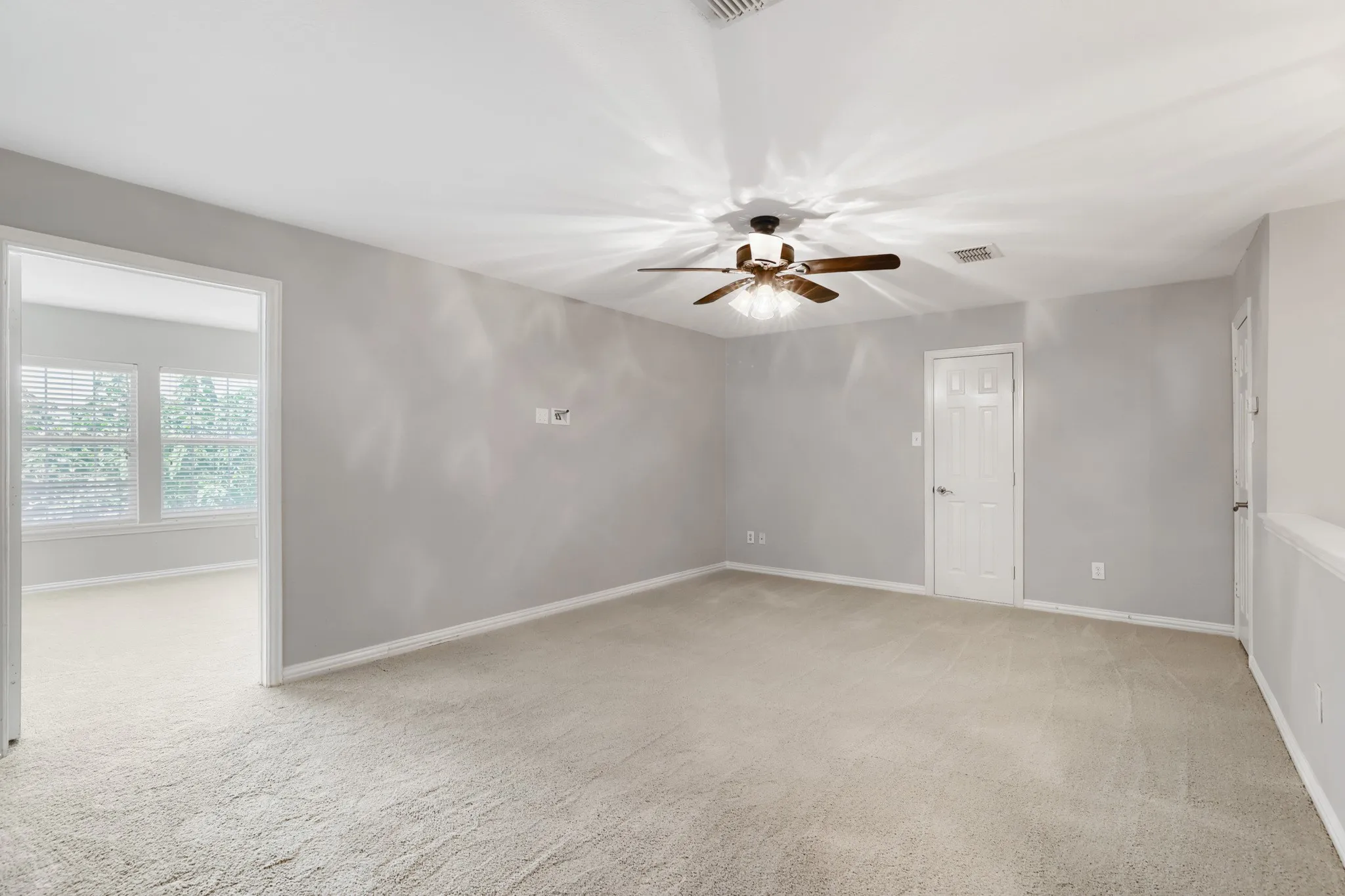 Single Family Residence For Sale in Rockwall County , 223 Mckinney Trail, Fate, Texas 75087, 6 Bedroom, 4 Bathroom, 2 Garage spaces, 4,260 Sqft, built in 2006, mls#21336262, Real Estate Agent in Fate, Homes For Sale in Rockwall county, Homes For Sale in Fate, Realtor in Fate Texas, Real Estate Brokerage Independent Realty Texas, Luminita Cordes Realtor