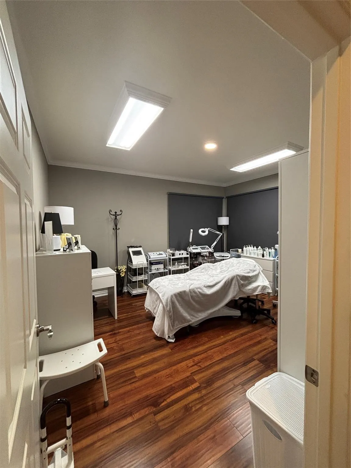 Office For Rent in Tarrant County , 7137 Colleyville Boulevard, Colleyville, Texas 76034, 0, 0, Garage spaces, 0 Sqft, built in 2006, Price $2,700, mls#21344463, Real Estate Agent in Colleyville, Homes For Rent in Tarrant county, Homes For Rent in Colleyville, Realtor in Colleyville Texas, Real Estate Brokerage Independent Realty Texas, Luminita Cordes Realtor
