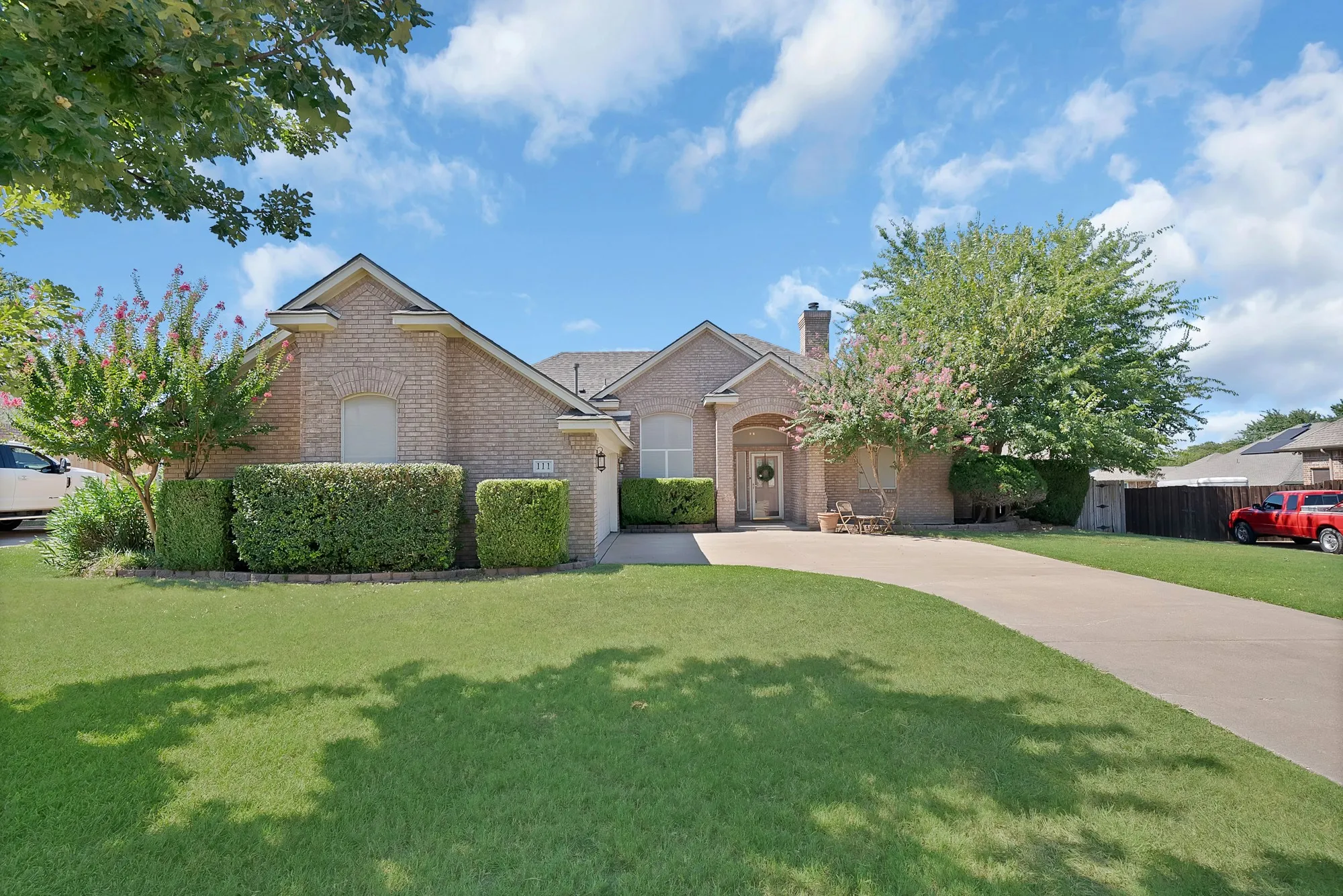 Single Family Residence For Sale in Denton County , 111 Honeysuckle Drive, Justin, Texas 76247, 3 Bedroom, 2 Bathroom, 2 Garage spaces, 2,004 Sqft, built in 1999, mls#21344012, Real Estate Agent in Justin, Homes For Sale in Denton county, Homes For Sale in Justin, Realtor in Justin Texas, Real Estate Brokerage Independent Realty Texas, Luminita Cordes Realtor