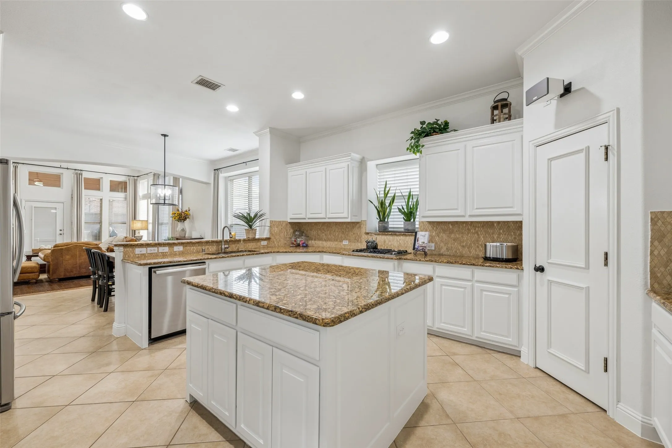Single Family Residence For Sale in Denton County , 4597 The Landings Court, Frisco, Texas 75033, 4 Bedroom, 4 Bathroom, 3 Garage spaces, 4,186 Sqft, built in 2007, mls#21341032, Real Estate Agent in Frisco, Homes For Sale in Denton county, Homes For Sale in Frisco, Realtor in Frisco Texas, Real Estate Brokerage Independent Realty Texas, Luminita Cordes Realtor