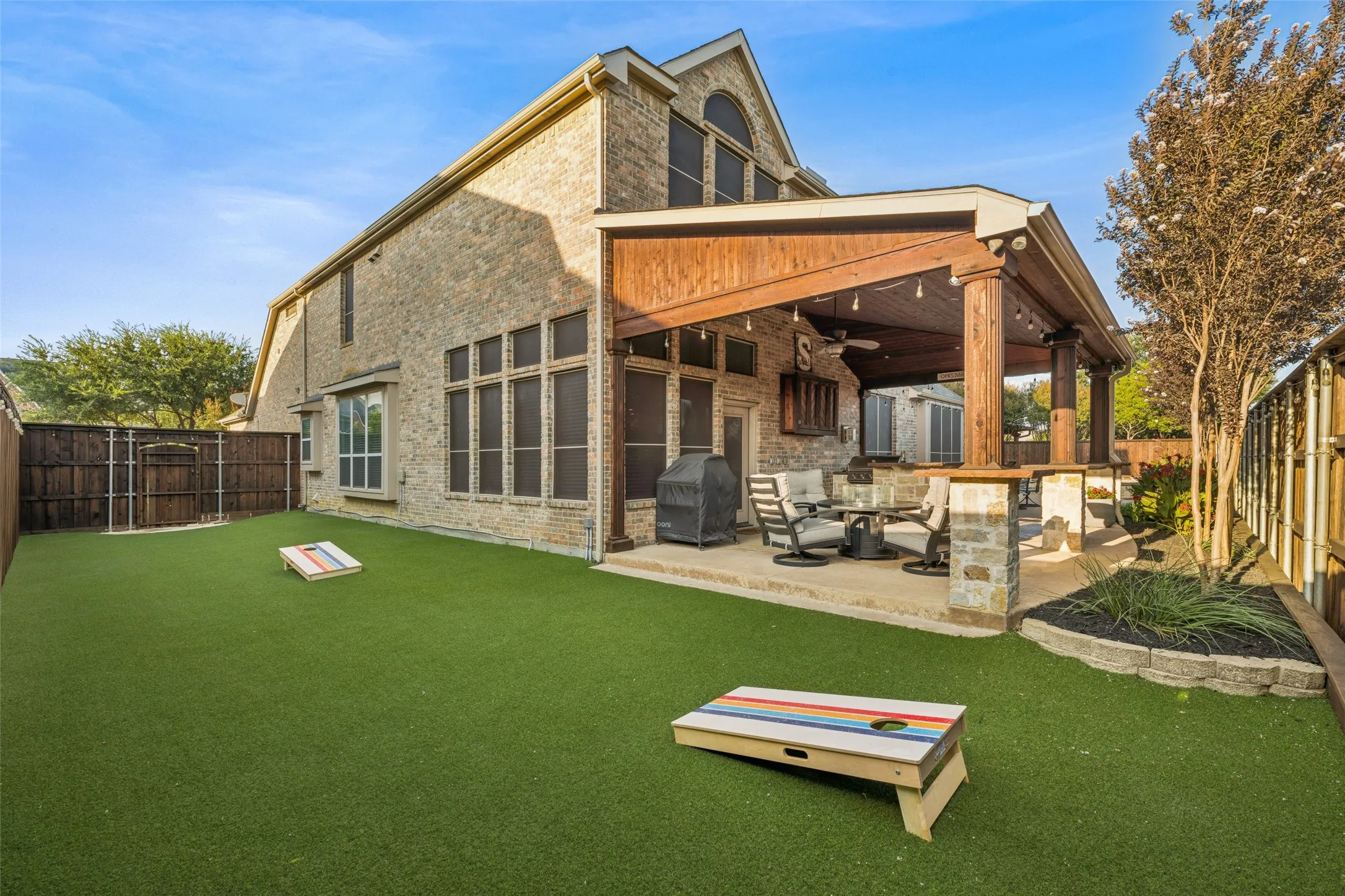 Single Family Residence For Sale in Denton County , 4597 The Landings Court, Frisco, Texas 75033, 4 Bedroom, 4 Bathroom, 3 Garage spaces, 4,186 Sqft, built in 2007, mls#21341032, Real Estate Agent in Frisco, Homes For Sale in Denton county, Homes For Sale in Frisco, Realtor in Frisco Texas, Real Estate Brokerage Independent Realty Texas, Luminita Cordes Realtor