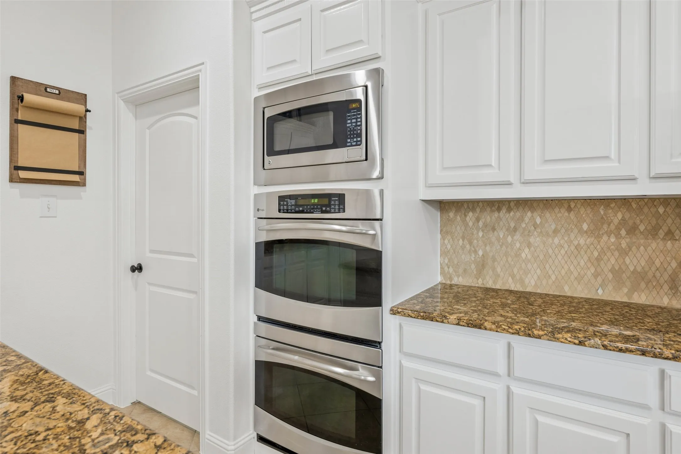 Single Family Residence For Sale in Denton County , 4597 The Landings Court, Frisco, Texas 75033, 4 Bedroom, 4 Bathroom, 3 Garage spaces, 4,186 Sqft, built in 2007, mls#21341032, Real Estate Agent in Frisco, Homes For Sale in Denton county, Homes For Sale in Frisco, Realtor in Frisco Texas, Real Estate Brokerage Independent Realty Texas, Luminita Cordes Realtor
