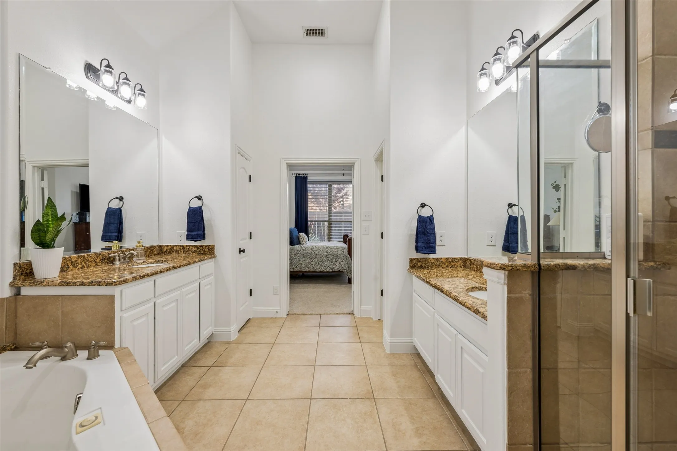 Single Family Residence For Sale in Denton County , 4597 The Landings Court, Frisco, Texas 75033, 4 Bedroom, 4 Bathroom, 3 Garage spaces, 4,186 Sqft, built in 2007, mls#21341032, Real Estate Agent in Frisco, Homes For Sale in Denton county, Homes For Sale in Frisco, Realtor in Frisco Texas, Real Estate Brokerage Independent Realty Texas, Luminita Cordes Realtor
