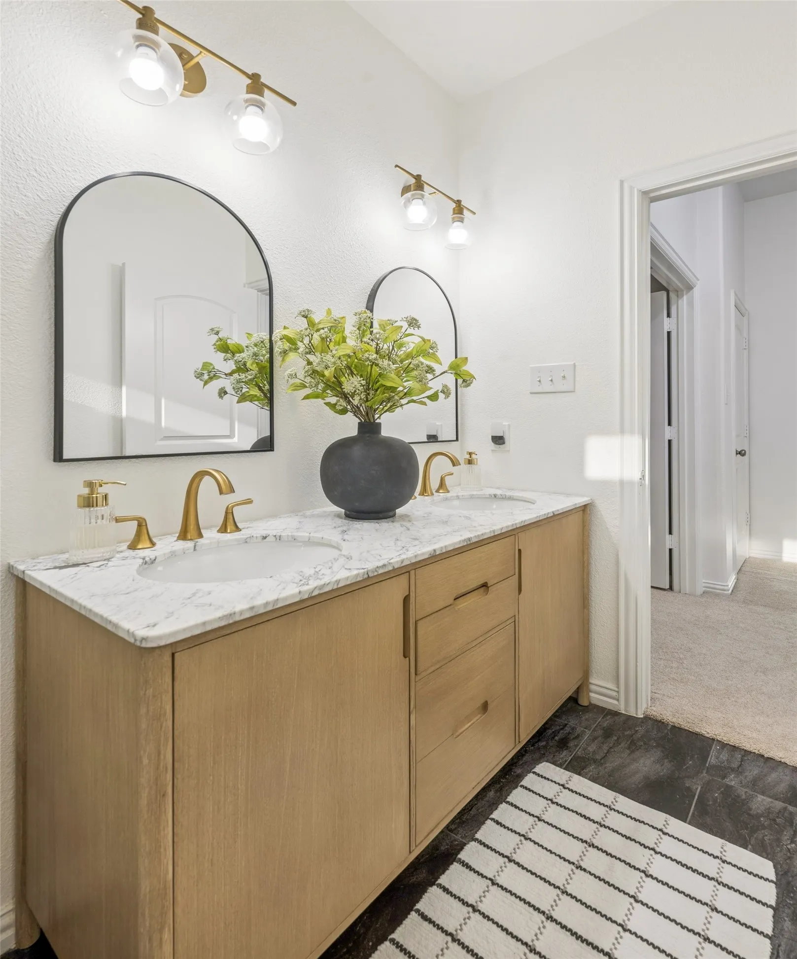 Single Family Residence For Sale in Denton County , 4597 The Landings Court, Frisco, Texas 75033, 4 Bedroom, 4 Bathroom, 3 Garage spaces, 4,186 Sqft, built in 2007, mls#21341032, Real Estate Agent in Frisco, Homes For Sale in Denton county, Homes For Sale in Frisco, Realtor in Frisco Texas, Real Estate Brokerage Independent Realty Texas, Luminita Cordes Realtor