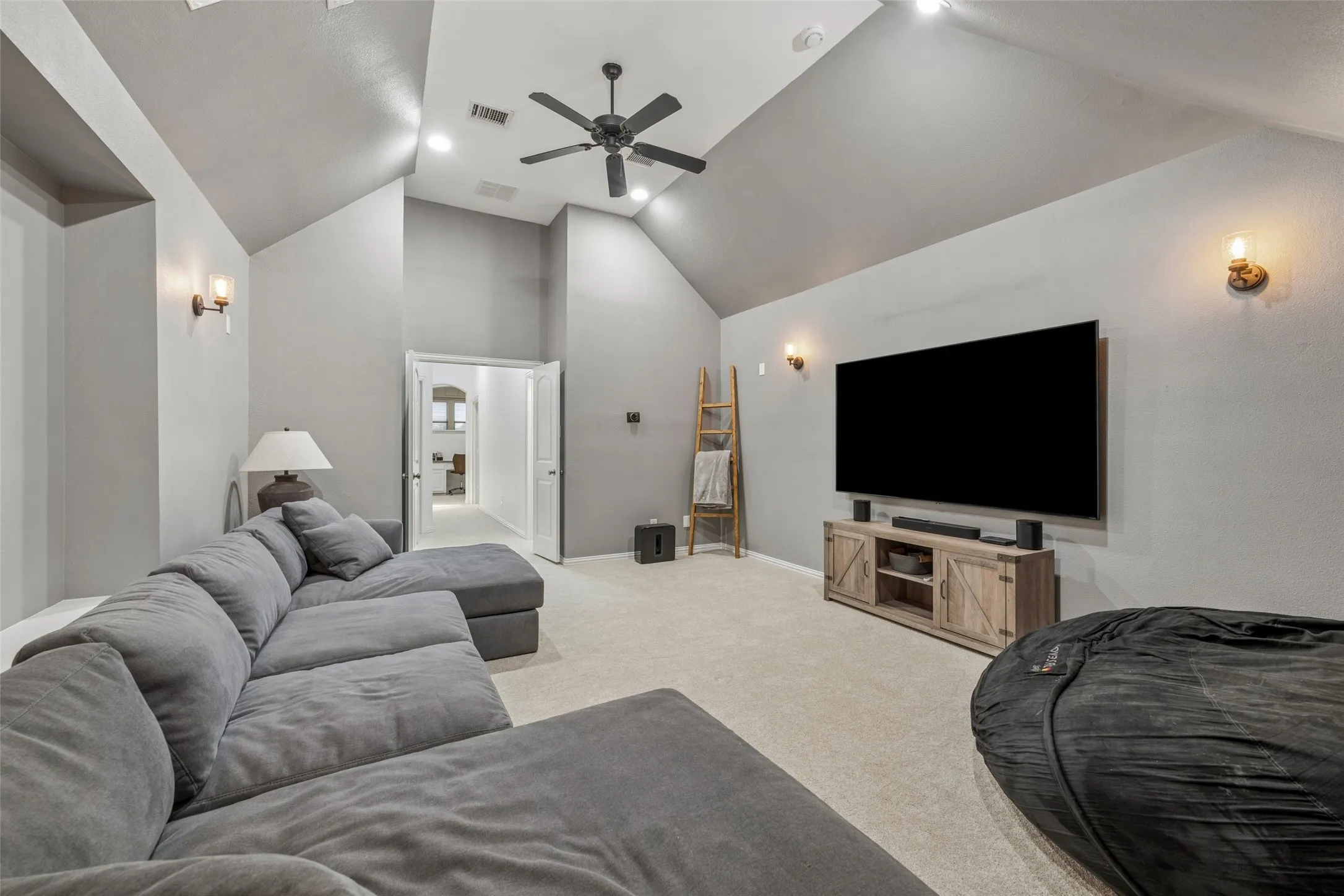 Single Family Residence For Sale in Denton County , 4597 The Landings Court, Frisco, Texas 75033, 4 Bedroom, 4 Bathroom, 3 Garage spaces, 4,186 Sqft, built in 2007, mls#21341032, Real Estate Agent in Frisco, Homes For Sale in Denton county, Homes For Sale in Frisco, Realtor in Frisco Texas, Real Estate Brokerage Independent Realty Texas, Luminita Cordes Realtor