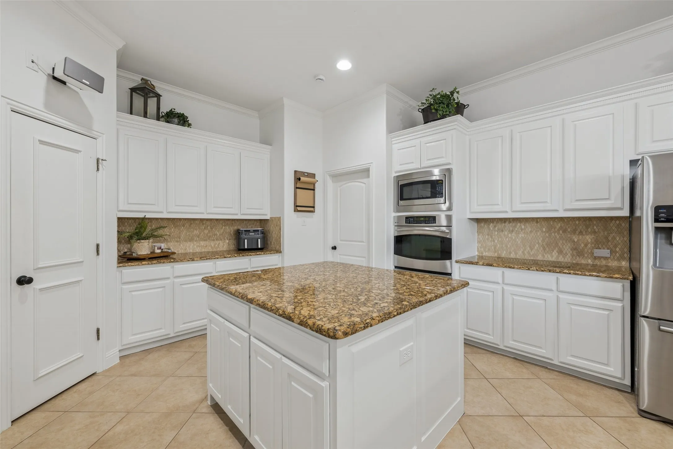 Single Family Residence For Sale in Denton County , 4597 The Landings Court, Frisco, Texas 75033, 4 Bedroom, 4 Bathroom, 3 Garage spaces, 4,186 Sqft, built in 2007, mls#21341032, Real Estate Agent in Frisco, Homes For Sale in Denton county, Homes For Sale in Frisco, Realtor in Frisco Texas, Real Estate Brokerage Independent Realty Texas, Luminita Cordes Realtor