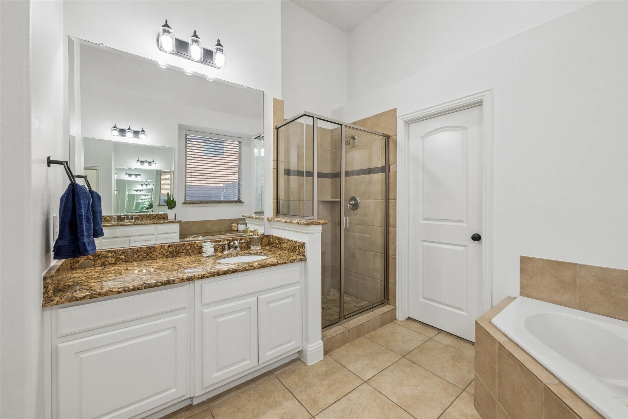 Single Family Residence For Sale in Denton County , 4597 The Landings Court, Frisco, Texas 75033, 4 Bedroom, 4 Bathroom, 3 Garage spaces, 4,186 Sqft, built in 2007, mls#21341032, Real Estate Agent in Frisco, Homes For Sale in Denton county, Homes For Sale in Frisco, Realtor in Frisco Texas, Real Estate Brokerage Independent Realty Texas, Luminita Cordes Realtor