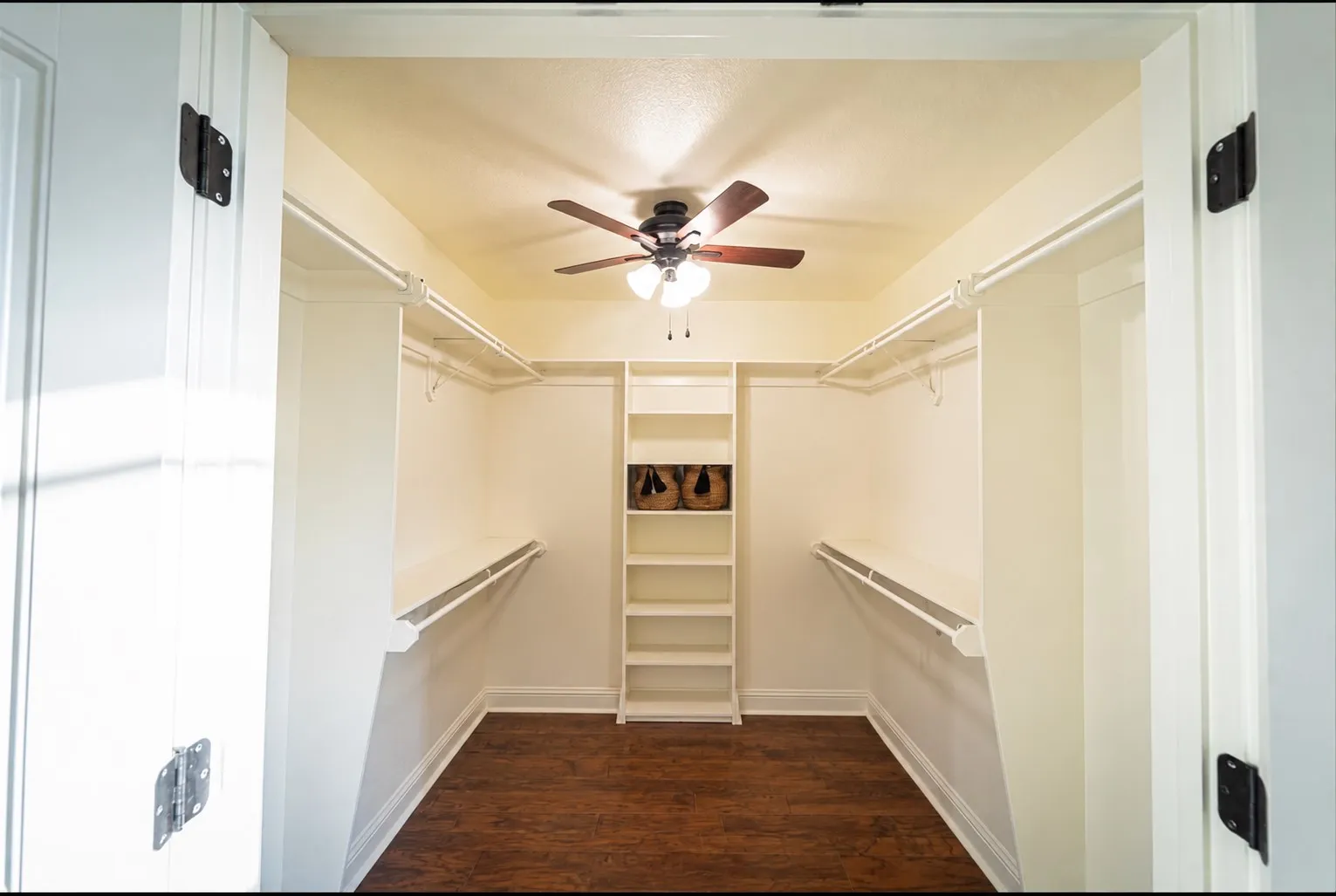 Single Family Residence For Sale in Taylor County , 4618 Majestic Sky, Abilene, Texas 79606, 4 Bedroom, 2 Bathroom, 2 Garage spaces, 2,632 Sqft, built in 2011, mls#21344183, Real Estate Agent in Abilene, Homes For Sale in Taylor county, Homes For Sale in Abilene, Realtor in Abilene Texas, Real Estate Brokerage Independent Realty Texas, Luminita Cordes Realtor