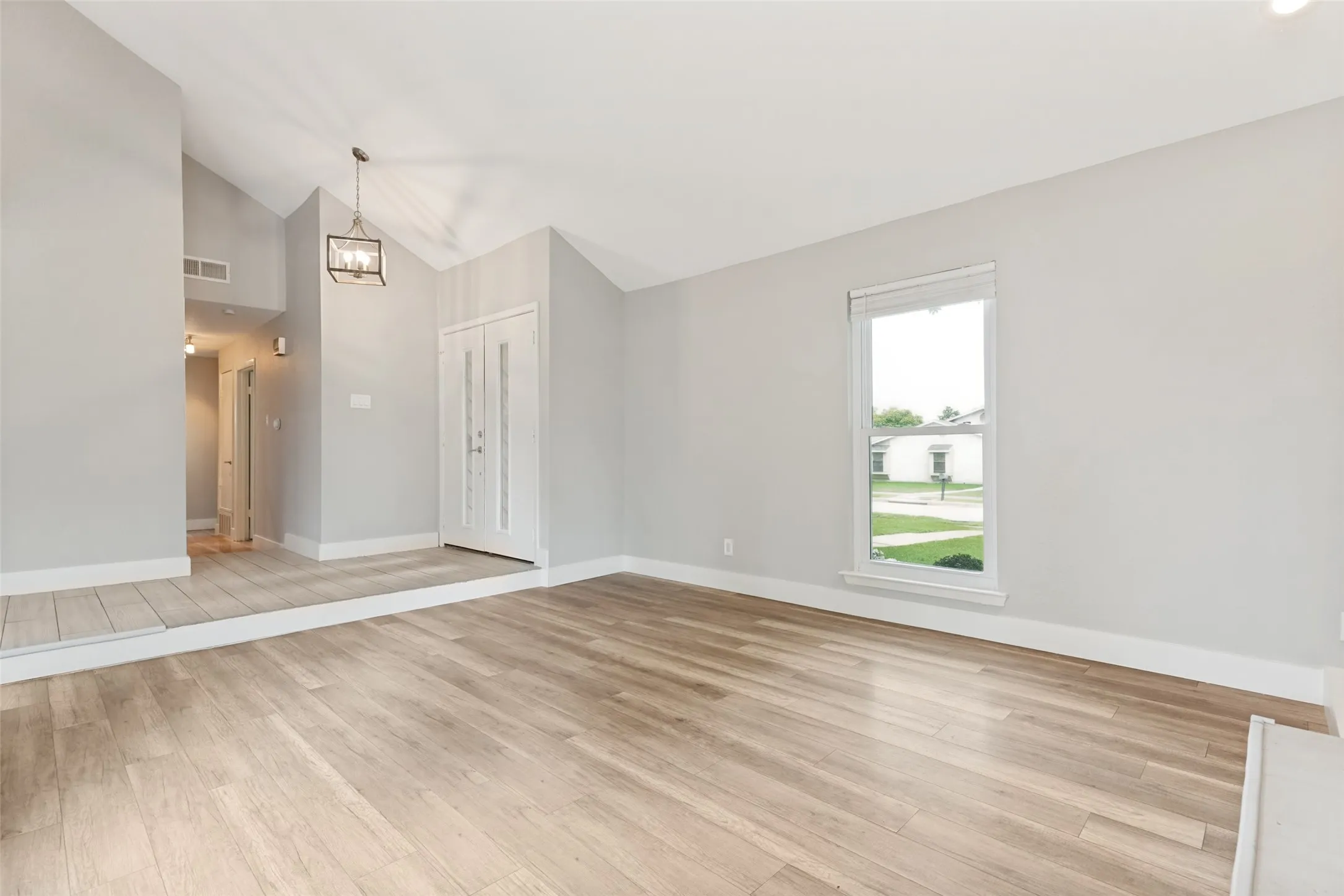 Single Family Residence For Rent in Dallas County , 2114 Wheaton Drive, Richardson, Texas 75081, 4 Bedroom, 3 Bathroom, 2 Garage spaces, 2,112 Sqft, built in 1973, mls#21343979, Real Estate Agent in Richardson, Homes For Rent in Dallas county, Homes For Rent in Richardson, Realtor in Richardson Texas, Real Estate Brokerage Independent Realty Texas, Luminita Cordes Realtor