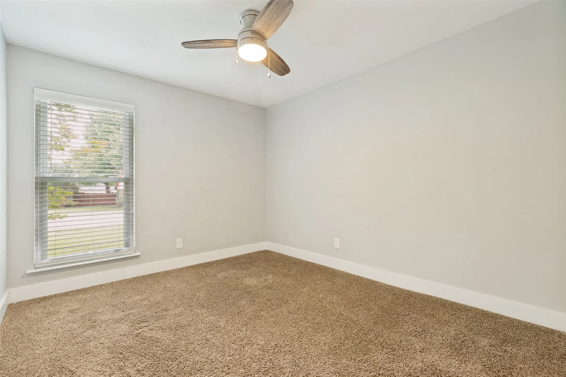 Single Family Residence For Rent in Dallas County , 2114 Wheaton Drive, Richardson, Texas 75081, 4 Bedroom, 3 Bathroom, 2 Garage spaces, 2,112 Sqft, built in 1973, mls#21343979, Real Estate Agent in Richardson, Homes For Rent in Dallas county, Homes For Rent in Richardson, Realtor in Richardson Texas, Real Estate Brokerage Independent Realty Texas, Luminita Cordes Realtor