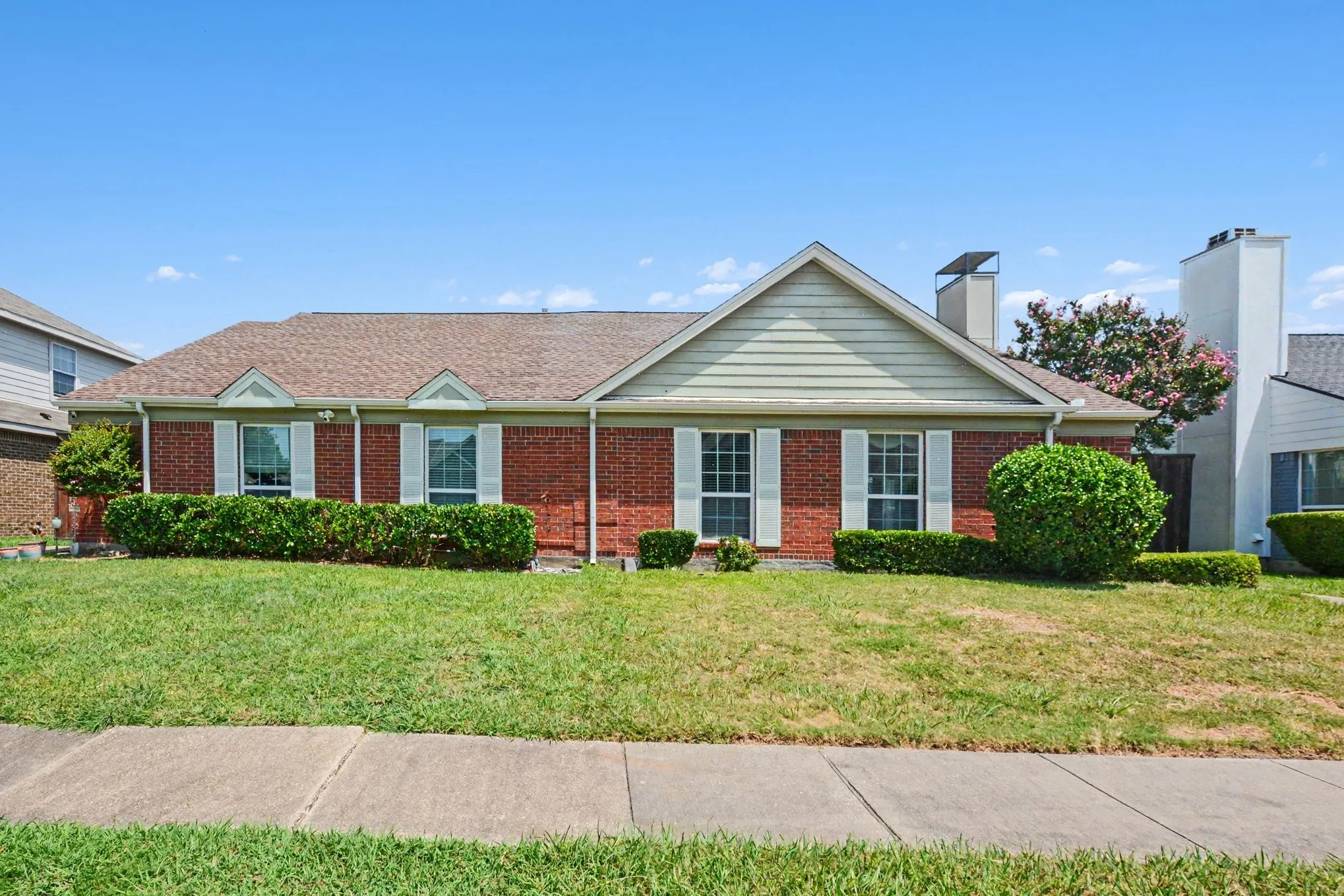 Single Family Residence For Sale in Dallas County , 7611 Cousteau Drive, Rowlett, Texas 75088, 3 Bedroom, 2 Bathroom, 1 Garage spaces, 1,217 Sqft, built in 1986, mls#21343330, Real Estate Agent in Rowlett, Homes For Sale in Dallas county, Homes For Sale in Rowlett, Realtor in Rowlett Texas, Real Estate Brokerage Independent Realty Texas, Luminita Cordes Realtor