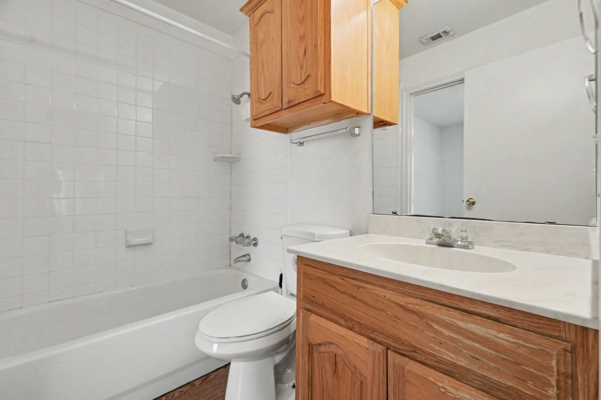 Single Family Residence For Sale in Dallas County , 7611 Cousteau Drive, Rowlett, Texas 75088, 3 Bedroom, 2 Bathroom, 1 Garage spaces, 1,217 Sqft, built in 1986, mls#21343330, Real Estate Agent in Rowlett, Homes For Sale in Dallas county, Homes For Sale in Rowlett, Realtor in Rowlett Texas, Real Estate Brokerage Independent Realty Texas, Luminita Cordes Realtor