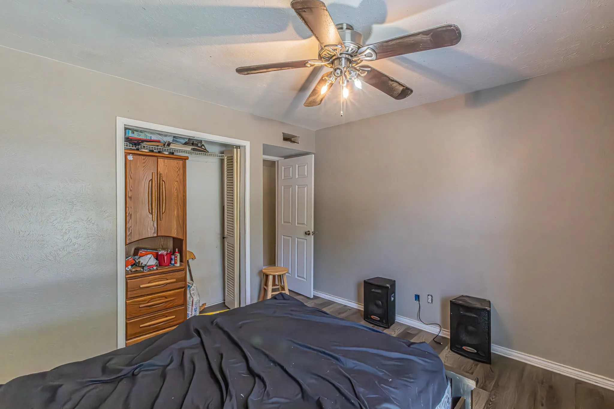 Single Family Residence For Sale in Dallas County , 4501 Freeport Drive, Garland, Texas 75043, 4 Bedroom, 2 Bathroom, 1 Garage spaces, 2,171 Sqft, built in 1979, mls#21344461, Real Estate Agent in Garland, Homes For Sale in Dallas county, Homes For Sale in Garland, Realtor in Garland Texas, Real Estate Brokerage Independent Realty Texas, Luminita Cordes Realtor