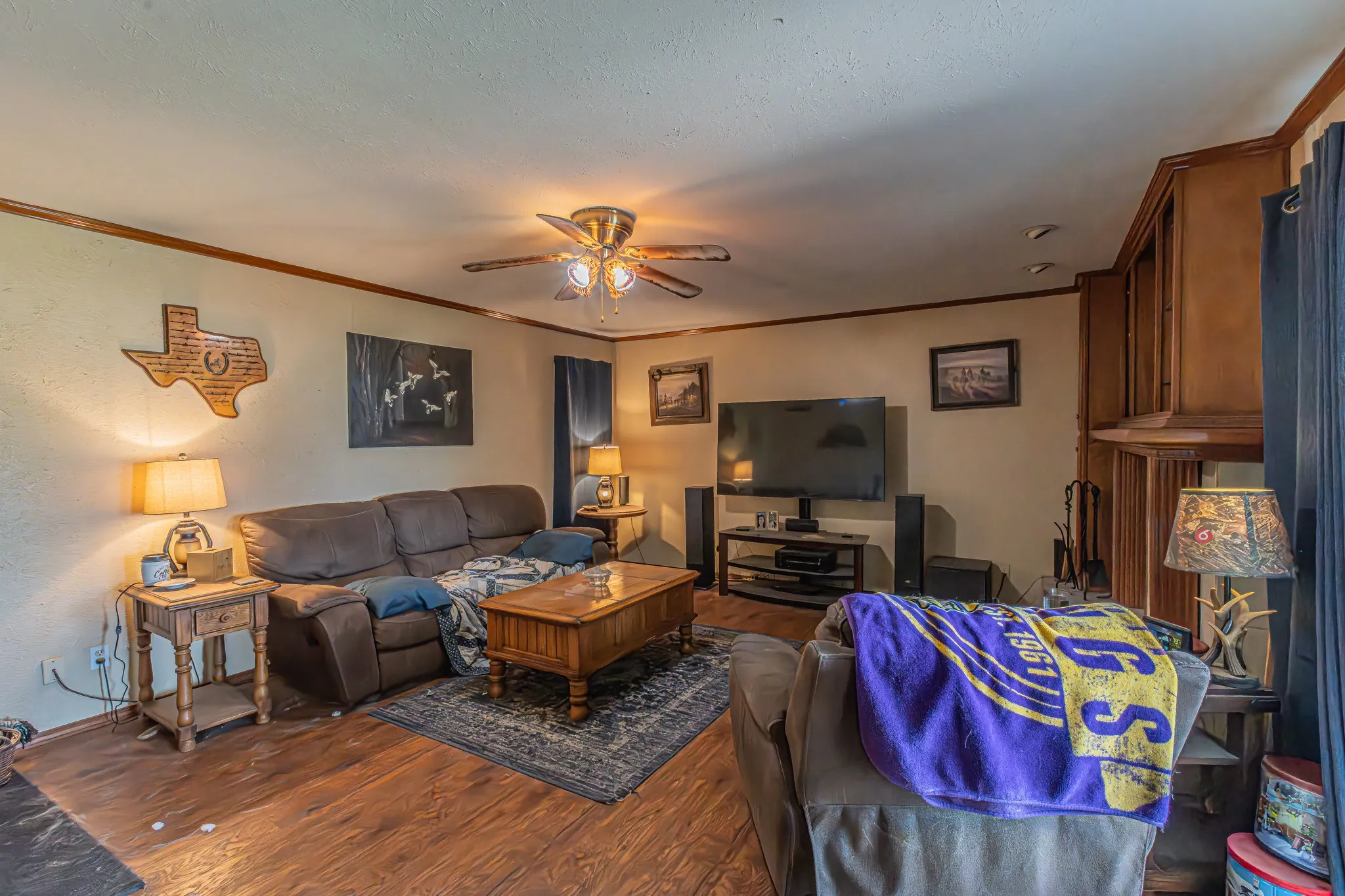 Single Family Residence For Sale in Dallas County , 4501 Freeport Drive, Garland, Texas 75043, 4 Bedroom, 2 Bathroom, 1 Garage spaces, 2,171 Sqft, built in 1979, mls#21344461, Real Estate Agent in Garland, Homes For Sale in Dallas county, Homes For Sale in Garland, Realtor in Garland Texas, Real Estate Brokerage Independent Realty Texas, Luminita Cordes Realtor