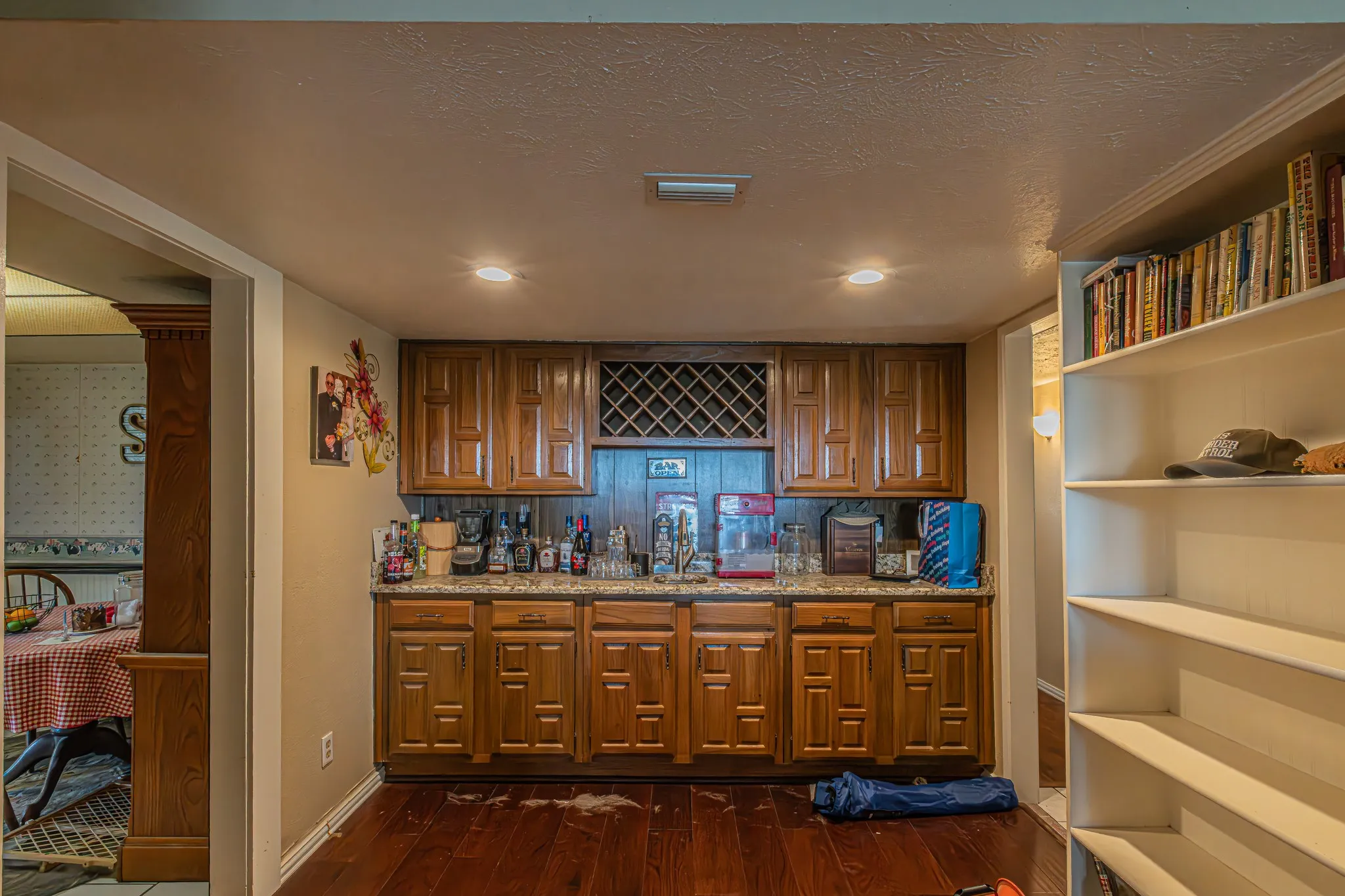 Single Family Residence For Sale in Dallas County , 4501 Freeport Drive, Garland, Texas 75043, 4 Bedroom, 2 Bathroom, 1 Garage spaces, 2,171 Sqft, built in 1979, mls#21344461, Real Estate Agent in Garland, Homes For Sale in Dallas county, Homes For Sale in Garland, Realtor in Garland Texas, Real Estate Brokerage Independent Realty Texas, Luminita Cordes Realtor