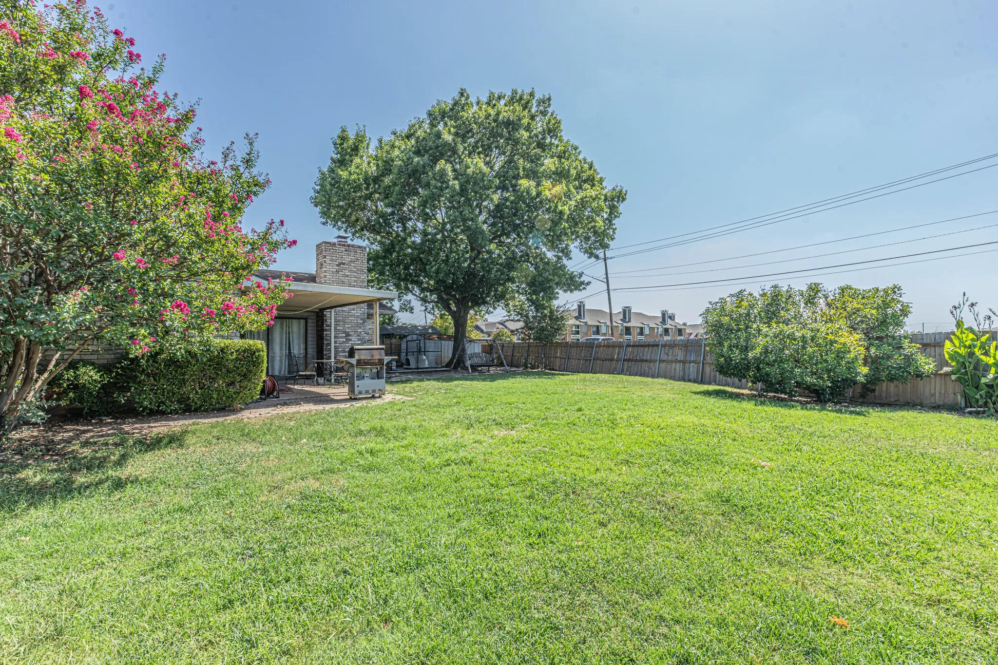 Single Family Residence For Sale in Dallas County , 4501 Freeport Drive, Garland, Texas 75043, 4 Bedroom, 2 Bathroom, 1 Garage spaces, 2,171 Sqft, built in 1979, mls#21344461, Real Estate Agent in Garland, Homes For Sale in Dallas county, Homes For Sale in Garland, Realtor in Garland Texas, Real Estate Brokerage Independent Realty Texas, Luminita Cordes Realtor