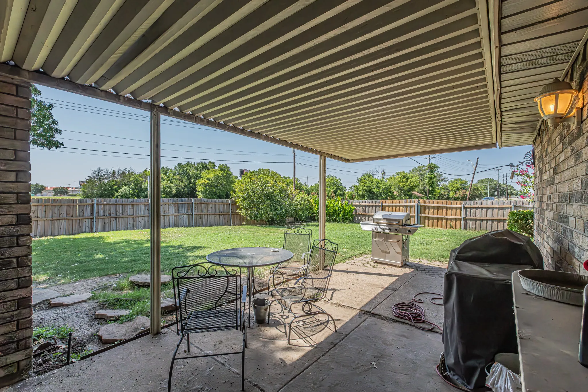 Single Family Residence For Sale in Dallas County , 4501 Freeport Drive, Garland, Texas 75043, 4 Bedroom, 2 Bathroom, 1 Garage spaces, 2,171 Sqft, built in 1979, mls#21344461, Real Estate Agent in Garland, Homes For Sale in Dallas county, Homes For Sale in Garland, Realtor in Garland Texas, Real Estate Brokerage Independent Realty Texas, Luminita Cordes Realtor