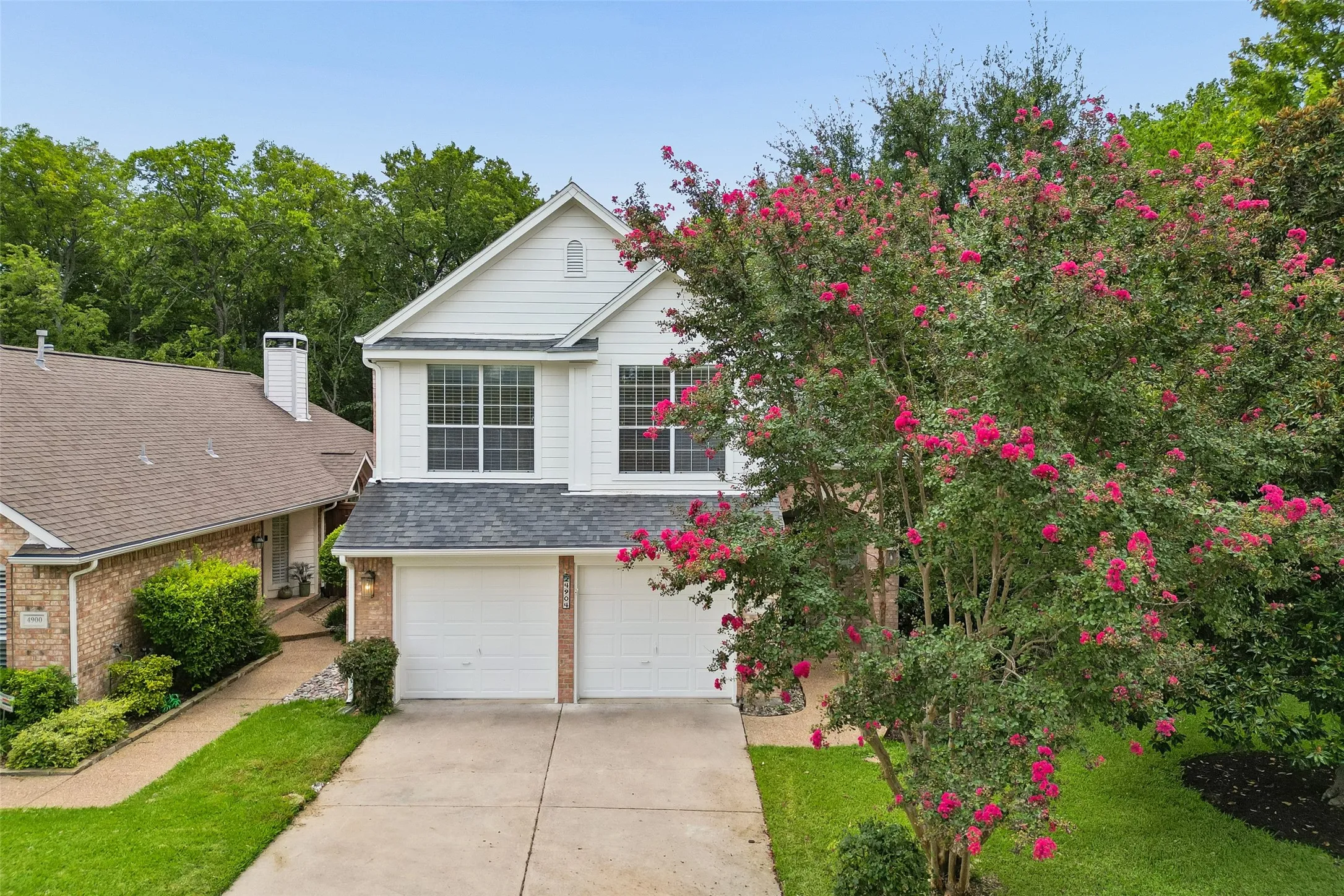 Single Family Residence For Sale in Collin County , 4904 Rockcreek Lane, Plano, Texas 75024, 3 Bedroom, 3 Bathroom, 2 Garage spaces, 1,940 Sqft, built in 1995, mls#21344220, Real Estate Agent in Plano, Homes For Sale in Collin county, Homes For Sale in Plano, Realtor in Plano Texas, Real Estate Brokerage Independent Realty Texas, Luminita Cordes Realtor