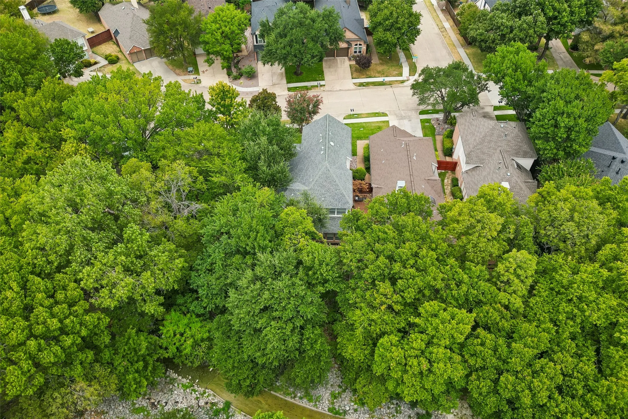 Single Family Residence For Sale in Collin County , 4904 Rockcreek Lane, Plano, Texas 75024, 3 Bedroom, 3 Bathroom, 2 Garage spaces, 1,940 Sqft, built in 1995, mls#21344220, Real Estate Agent in Plano, Homes For Sale in Collin county, Homes For Sale in Plano, Realtor in Plano Texas, Real Estate Brokerage Independent Realty Texas, Luminita Cordes Realtor