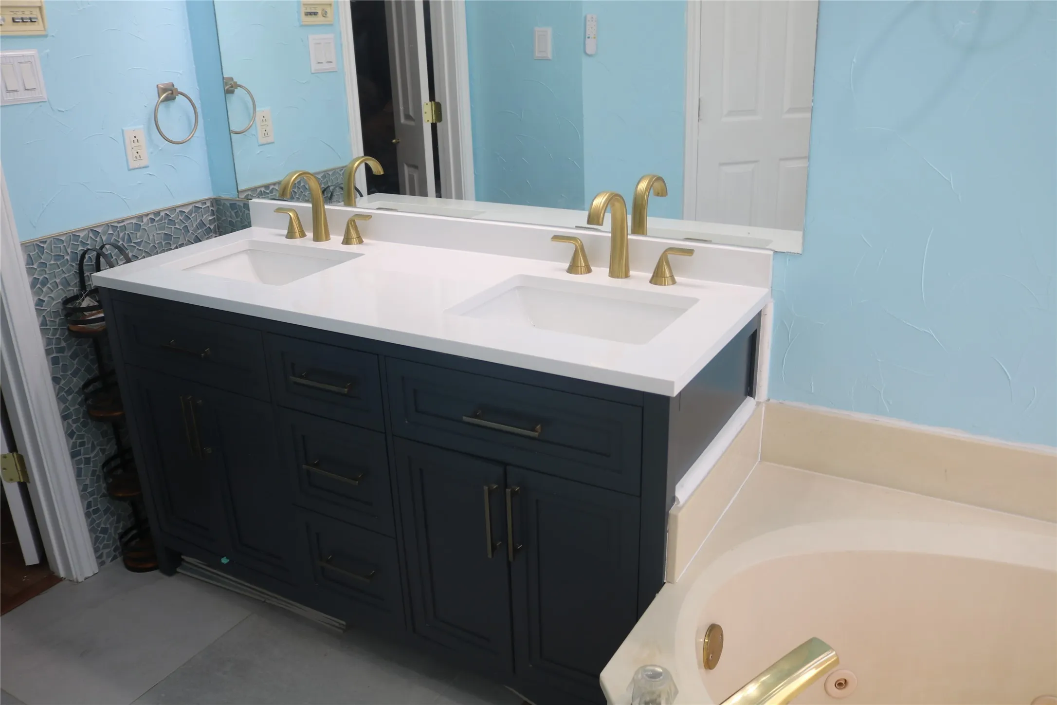 Single Family Residence For Sale in Denton County , 1003 Cassion Drive, Lewisville, Texas 75067, 3 Bedroom, 2 Bathroom, 2 Garage spaces, 1,829 Sqft, built in 1988, mls#21343698, Real Estate Agent in Lewisville, Homes For Sale in Denton county, Homes For Sale in Lewisville, Realtor in Lewisville Texas, Real Estate Brokerage Independent Realty Texas, Luminita Cordes Realtor