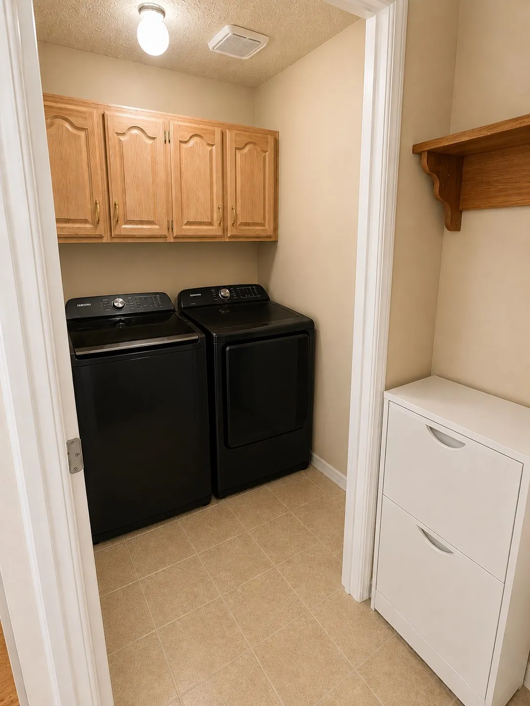 Single Family Residence For Sale in Denton County , 1003 Cassion Drive, Lewisville, Texas 75067, 3 Bedroom, 2 Bathroom, 2 Garage spaces, 1,829 Sqft, built in 1988, mls#21343698, Real Estate Agent in Lewisville, Homes For Sale in Denton county, Homes For Sale in Lewisville, Realtor in Lewisville Texas, Real Estate Brokerage Independent Realty Texas, Luminita Cordes Realtor