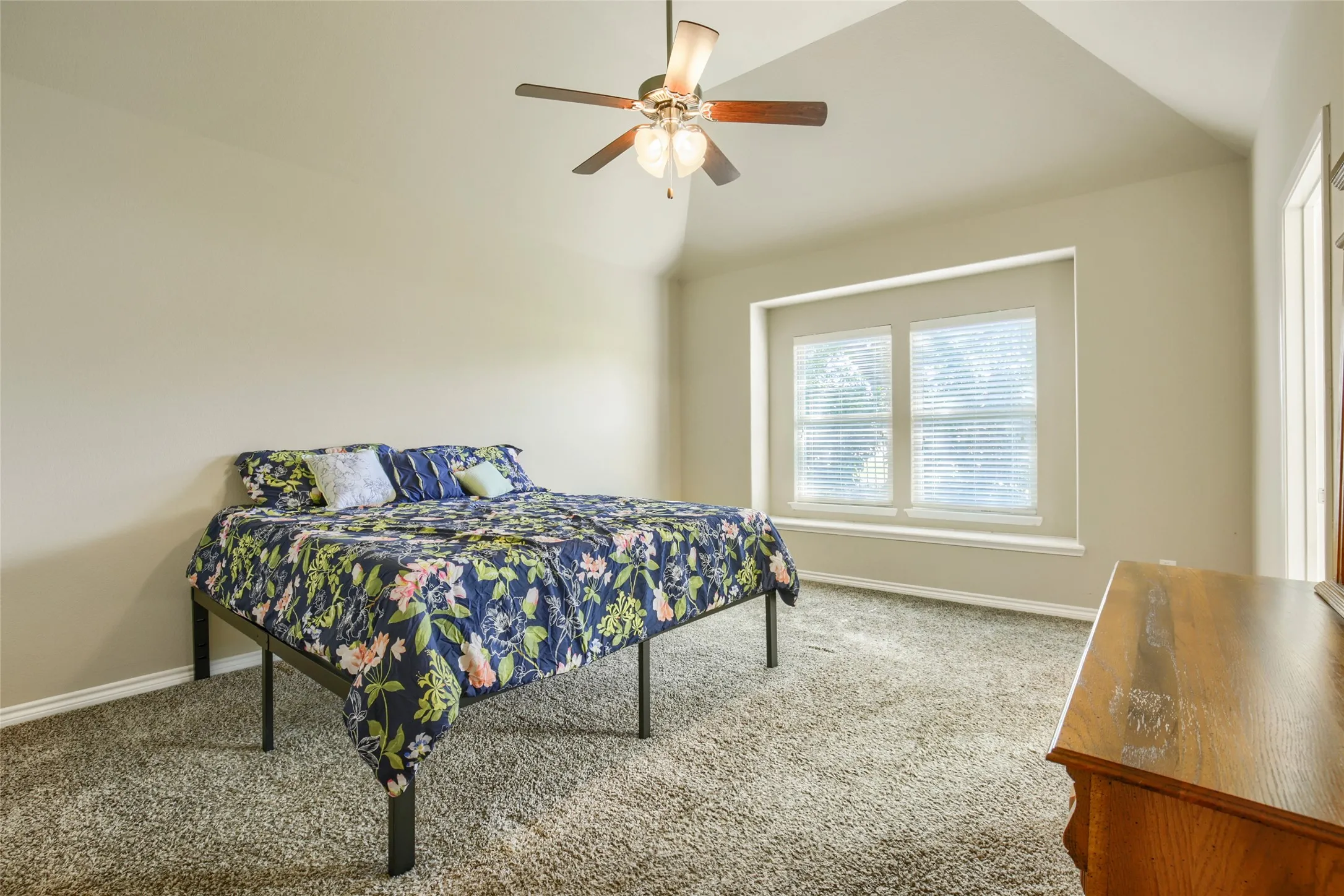 Single Family Residence For Sale in Rockwall County , 2400 Sabine Circle, Royse City, Texas 75189, 3 Bedroom, 2 Bathroom, 2 Garage spaces, 2,008 Sqft, built in 2015, mls#21343721, Real Estate Agent in Royse City, Homes For Sale in Rockwall county, Homes For Sale in Royse City, Realtor in Royse City Texas, Real Estate Brokerage Independent Realty Texas, Luminita Cordes Realtor