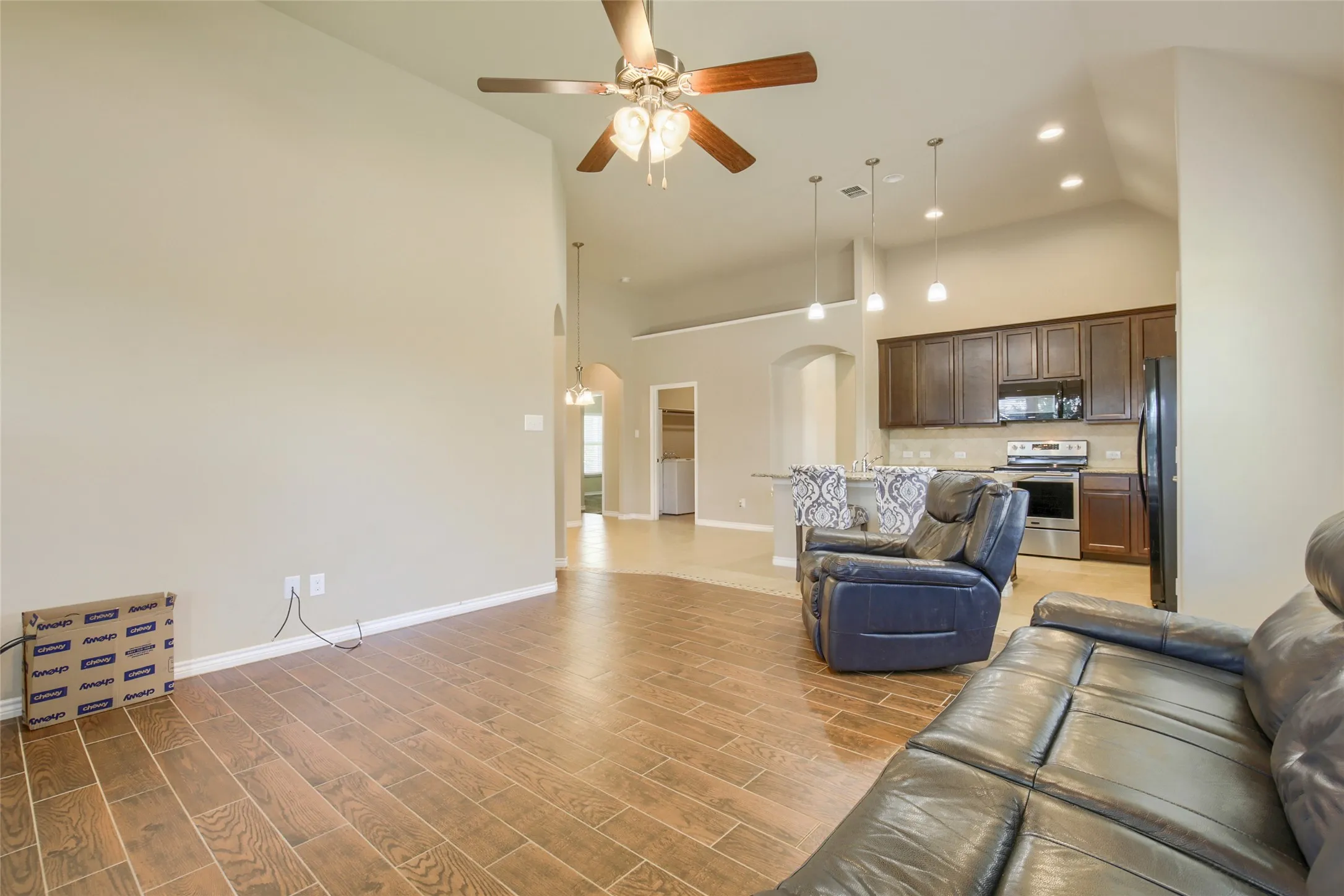 Single Family Residence For Sale in Rockwall County , 2400 Sabine Circle, Royse City, Texas 75189, 3 Bedroom, 2 Bathroom, 2 Garage spaces, 2,008 Sqft, built in 2015, mls#21343721, Real Estate Agent in Royse City, Homes For Sale in Rockwall county, Homes For Sale in Royse City, Realtor in Royse City Texas, Real Estate Brokerage Independent Realty Texas, Luminita Cordes Realtor