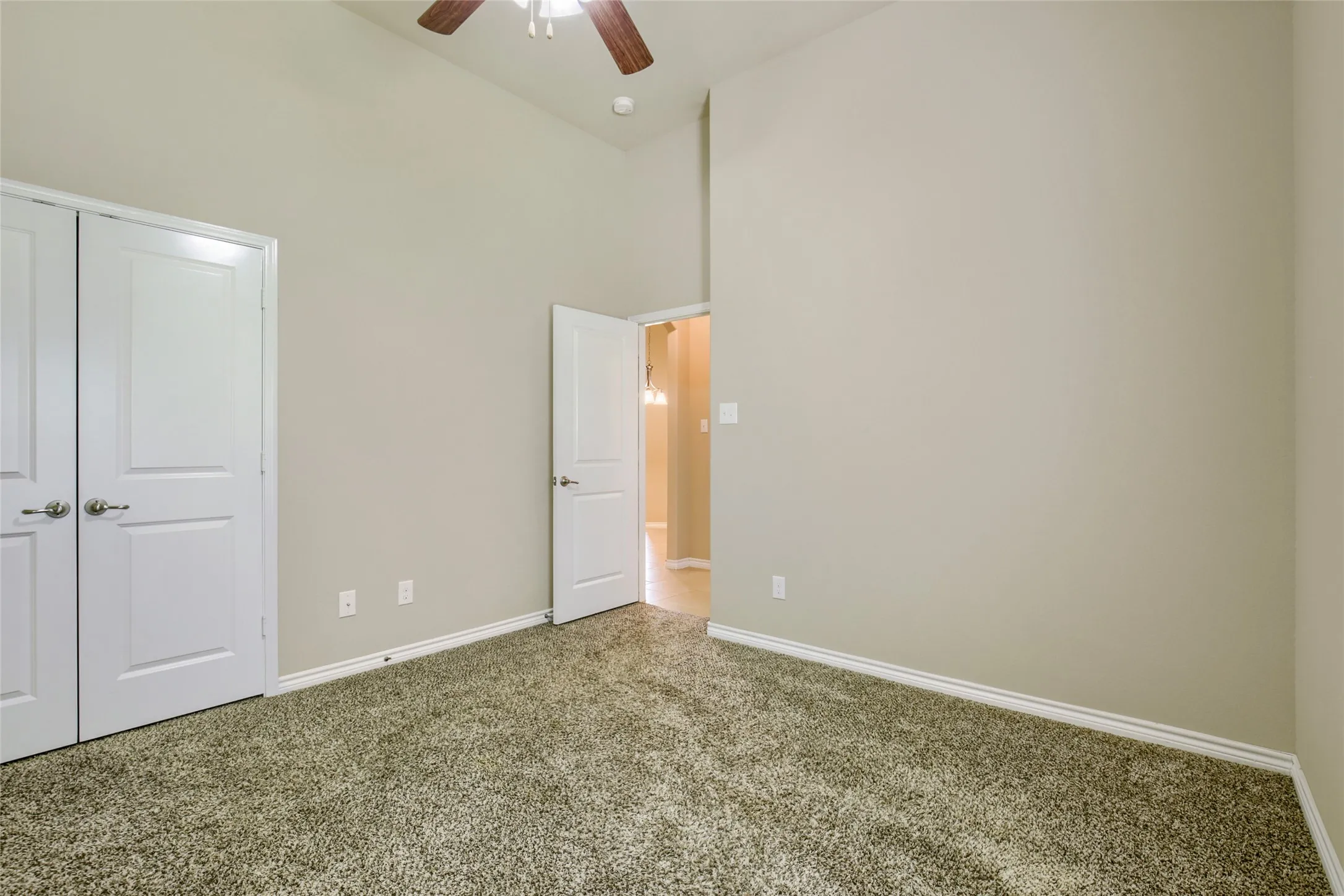 Single Family Residence For Sale in Rockwall County , 2400 Sabine Circle, Royse City, Texas 75189, 3 Bedroom, 2 Bathroom, 2 Garage spaces, 2,008 Sqft, built in 2015, mls#21343721, Real Estate Agent in Royse City, Homes For Sale in Rockwall county, Homes For Sale in Royse City, Realtor in Royse City Texas, Real Estate Brokerage Independent Realty Texas, Luminita Cordes Realtor