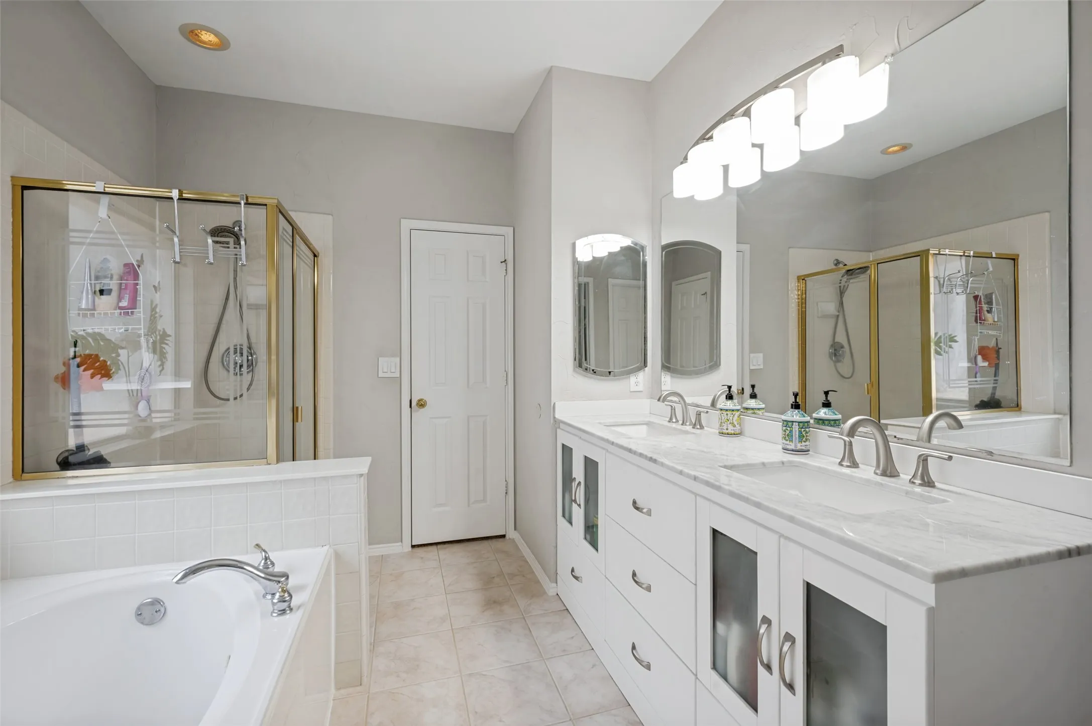 garden tub and shower