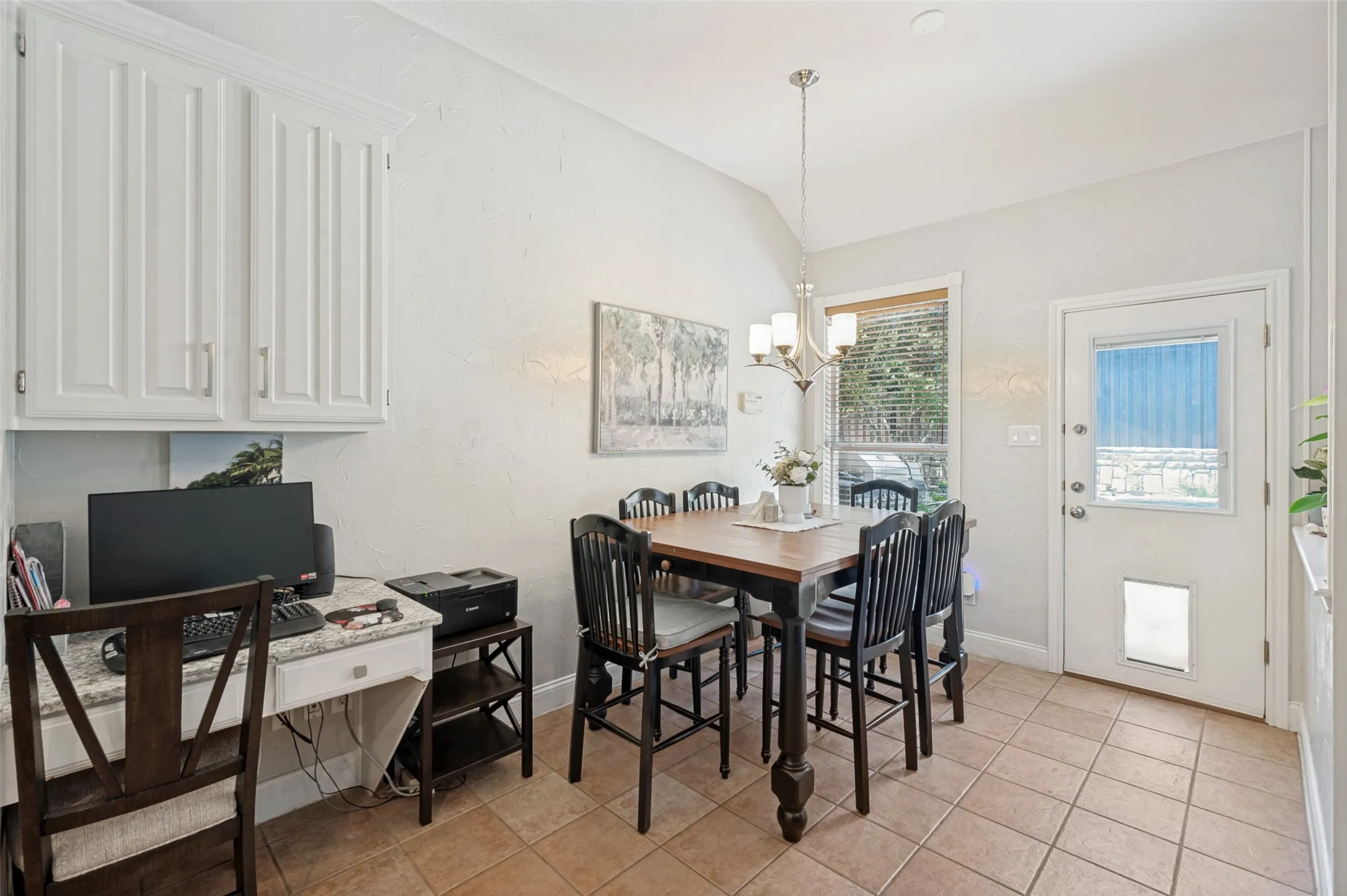 Breakfast area off kitchen