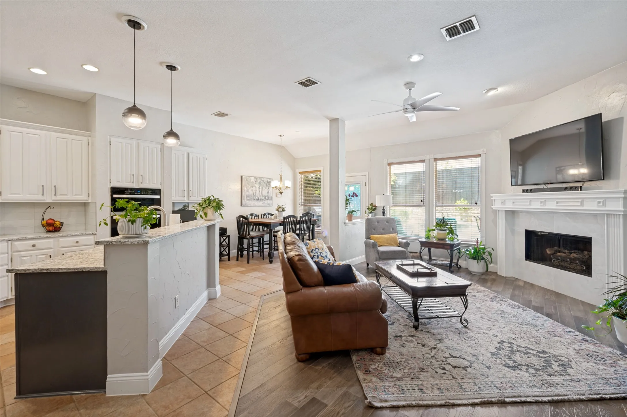 Breakfast area off kitchen with view of yard