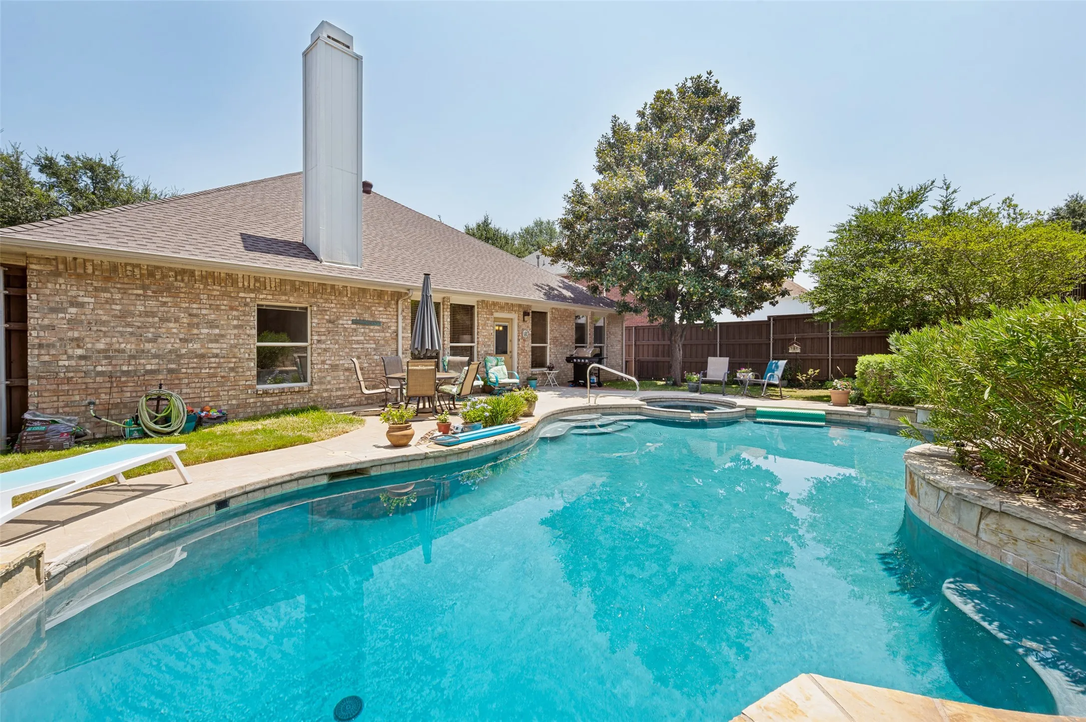 Lots of privacy with fence and landscaping