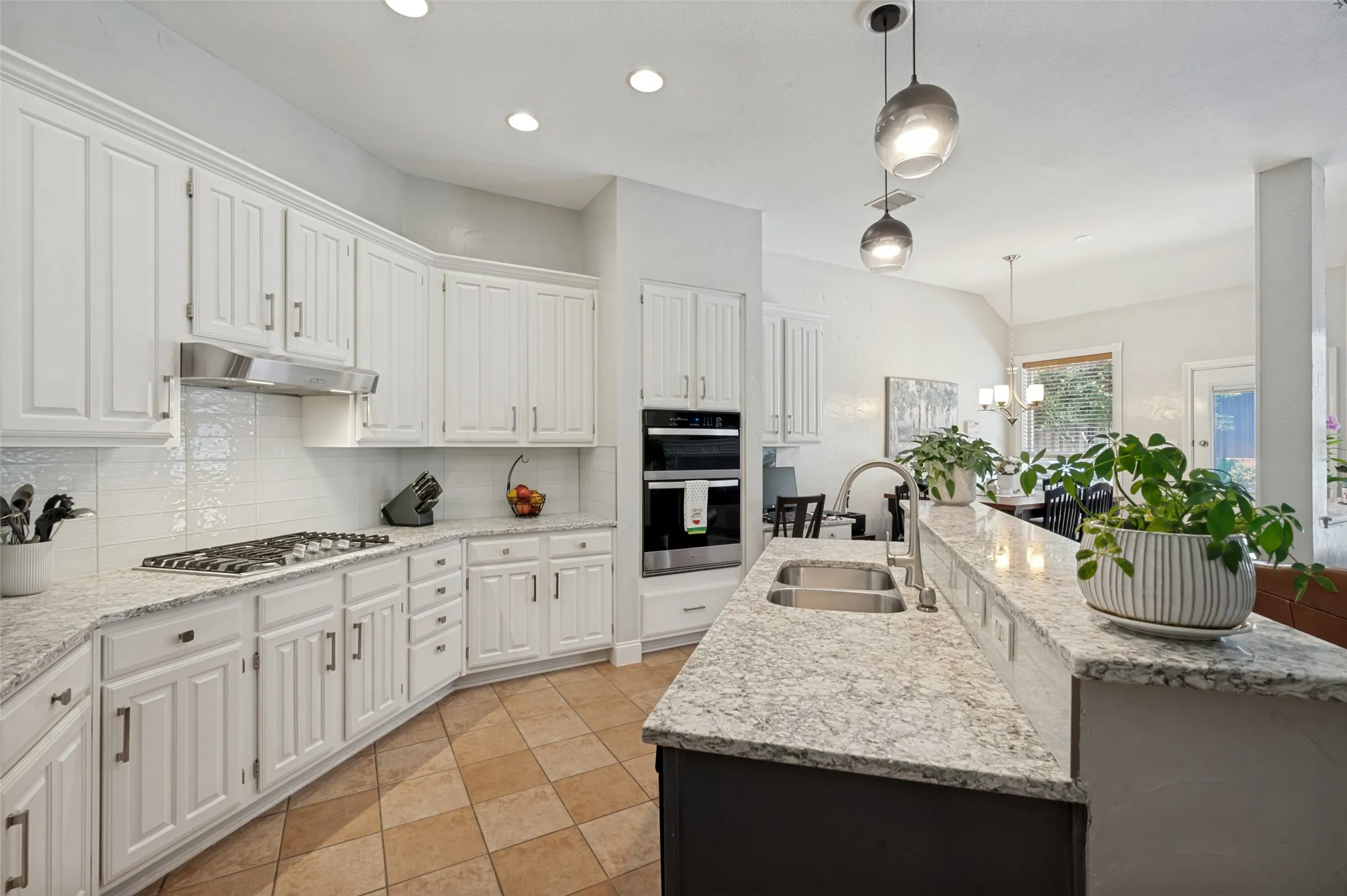 newly remodeled and updated kitchen