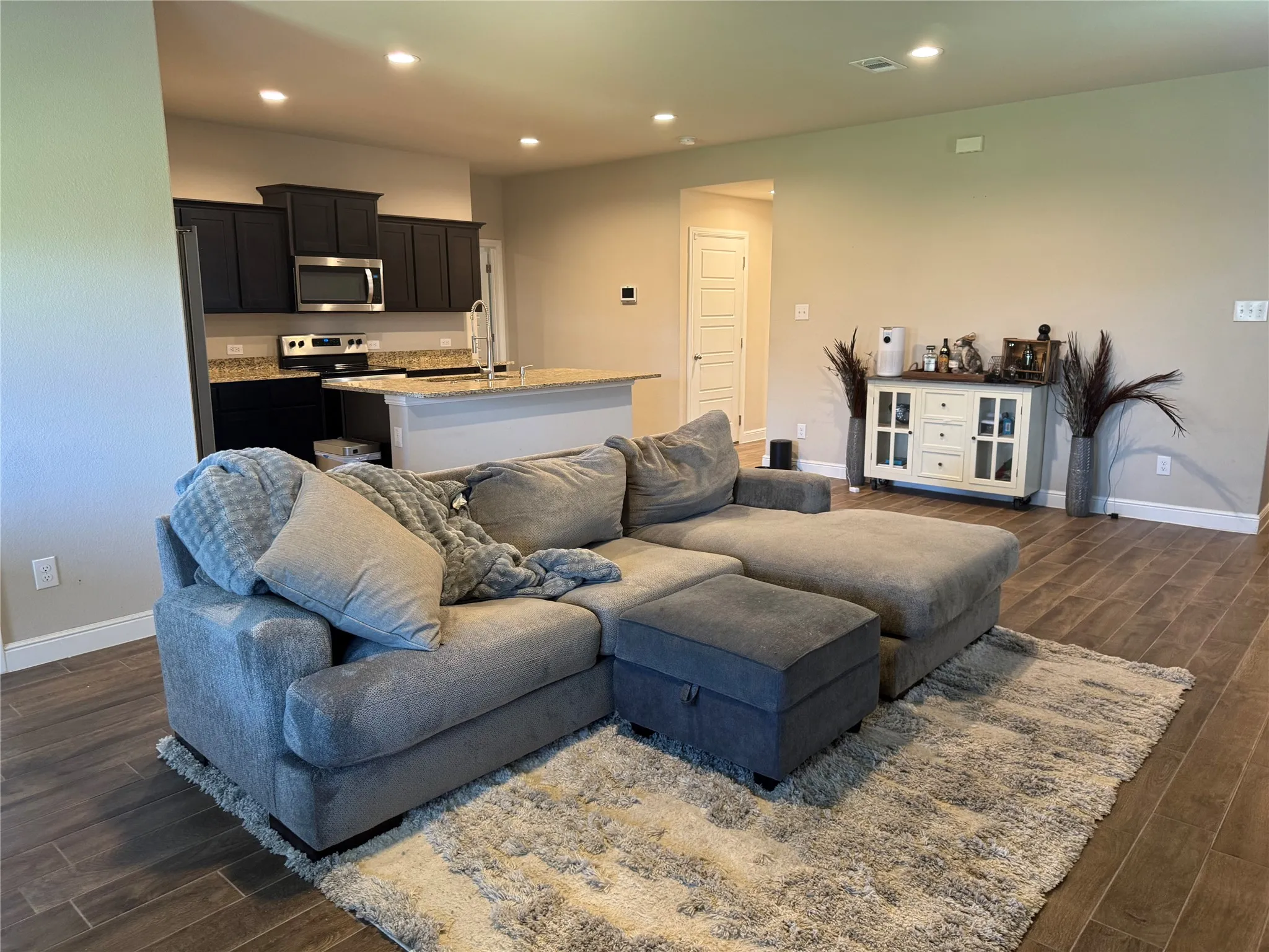 Single Family Residence For Rent in Johnson County , 716 Griffith Park Trail, Alvarado, Texas 76009, 3 Bedroom, 2 Bathroom, 2 Garage spaces, 1,657 Sqft, built in 2023, mls#21344497, Real Estate Agent in Alvarado, Homes For Rent in Johnson county, Homes For Rent in Alvarado, Realtor in Alvarado Texas, Real Estate Brokerage Independent Realty Texas, Luminita Cordes Realtor