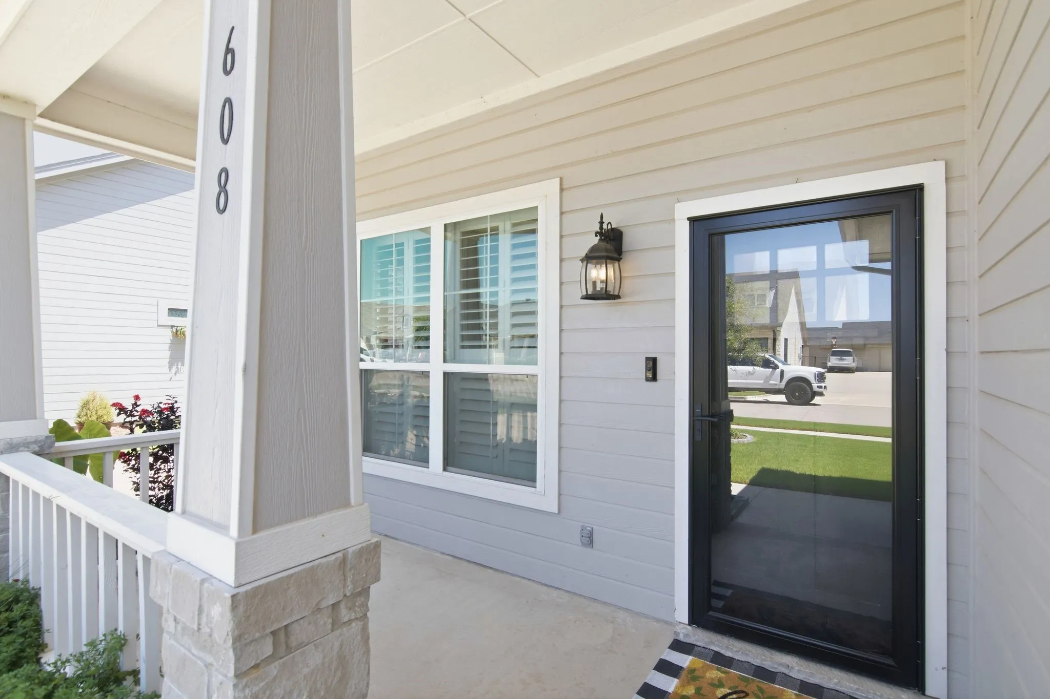 Single Family Residence For Sale in Johnson County , 608 Joy Court, Burleson, Texas 76028, 4 Bedroom, 3 Bathroom, 2 Garage spaces, 2,086 Sqft, built in 2019, mls#21344511, Real Estate Agent in Burleson, Homes For Sale in Johnson county, Homes For Sale in Burleson, Realtor in Burleson Texas, Real Estate Brokerage Independent Realty Texas, Luminita Cordes Realtor