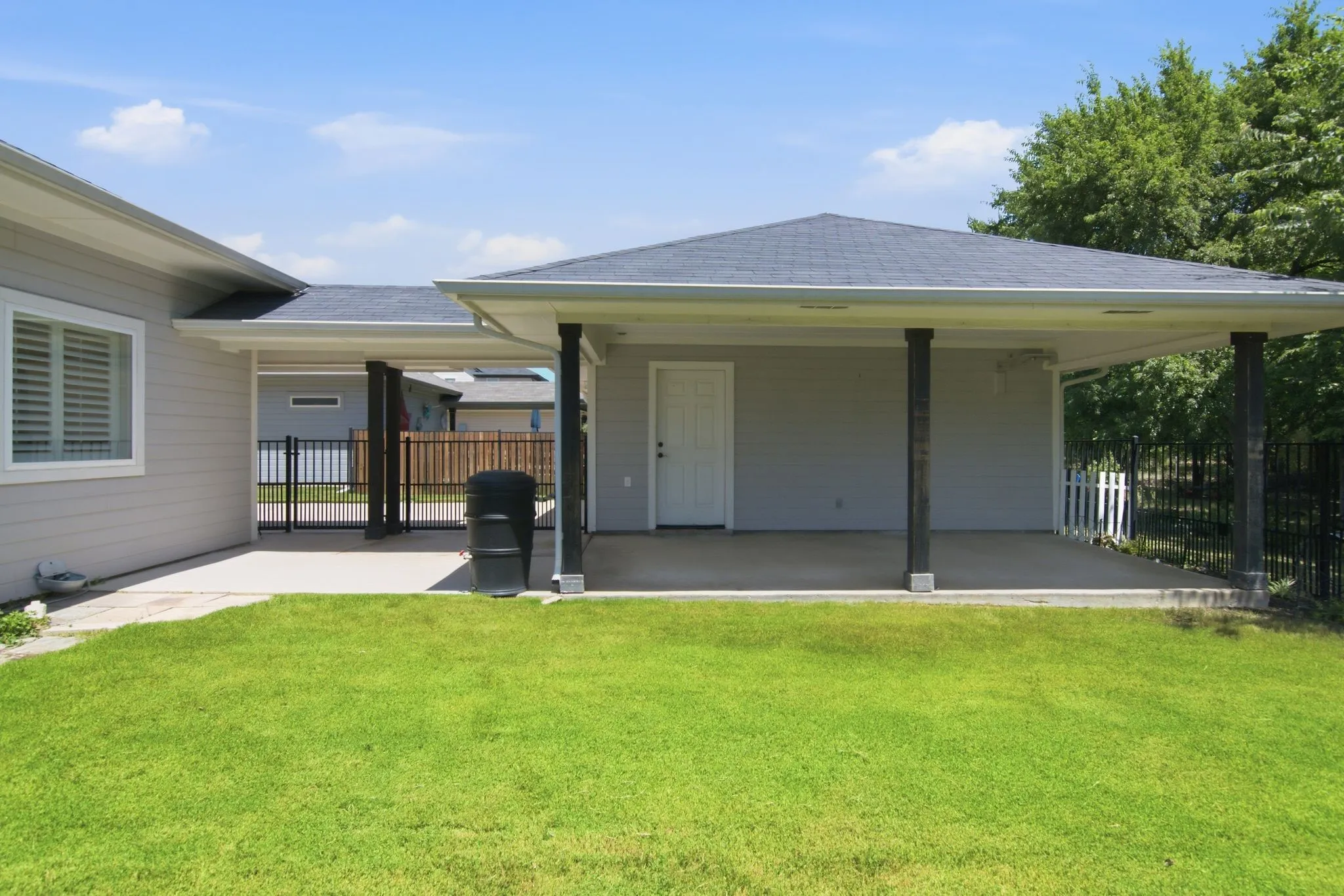 Single Family Residence For Sale in Johnson County , 608 Joy Court, Burleson, Texas 76028, 4 Bedroom, 3 Bathroom, 2 Garage spaces, 2,086 Sqft, built in 2019, mls#21344511, Real Estate Agent in Burleson, Homes For Sale in Johnson county, Homes For Sale in Burleson, Realtor in Burleson Texas, Real Estate Brokerage Independent Realty Texas, Luminita Cordes Realtor