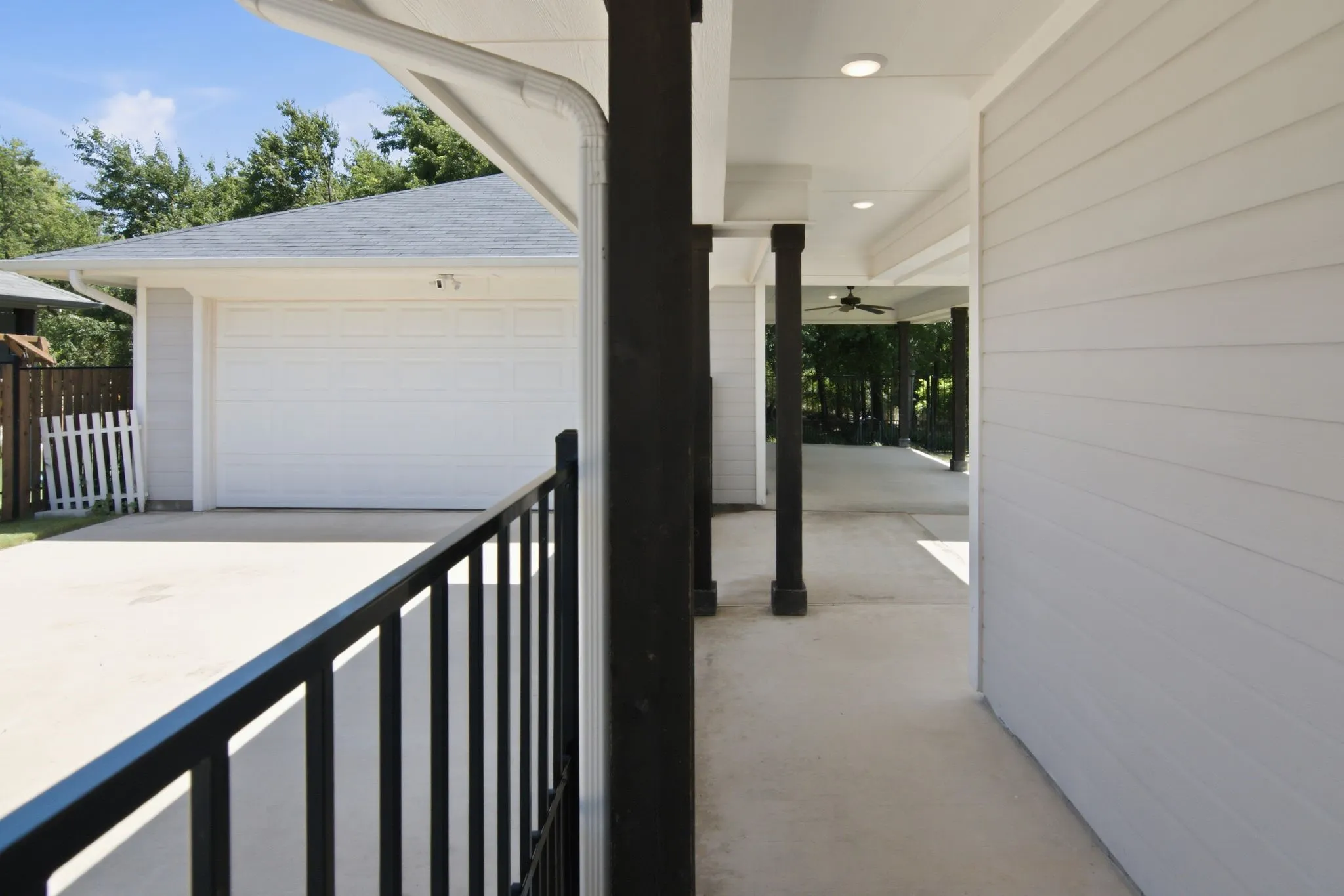 Single Family Residence For Sale in Johnson County , 608 Joy Court, Burleson, Texas 76028, 4 Bedroom, 3 Bathroom, 2 Garage spaces, 2,086 Sqft, built in 2019, mls#21344511, Real Estate Agent in Burleson, Homes For Sale in Johnson county, Homes For Sale in Burleson, Realtor in Burleson Texas, Real Estate Brokerage Independent Realty Texas, Luminita Cordes Realtor