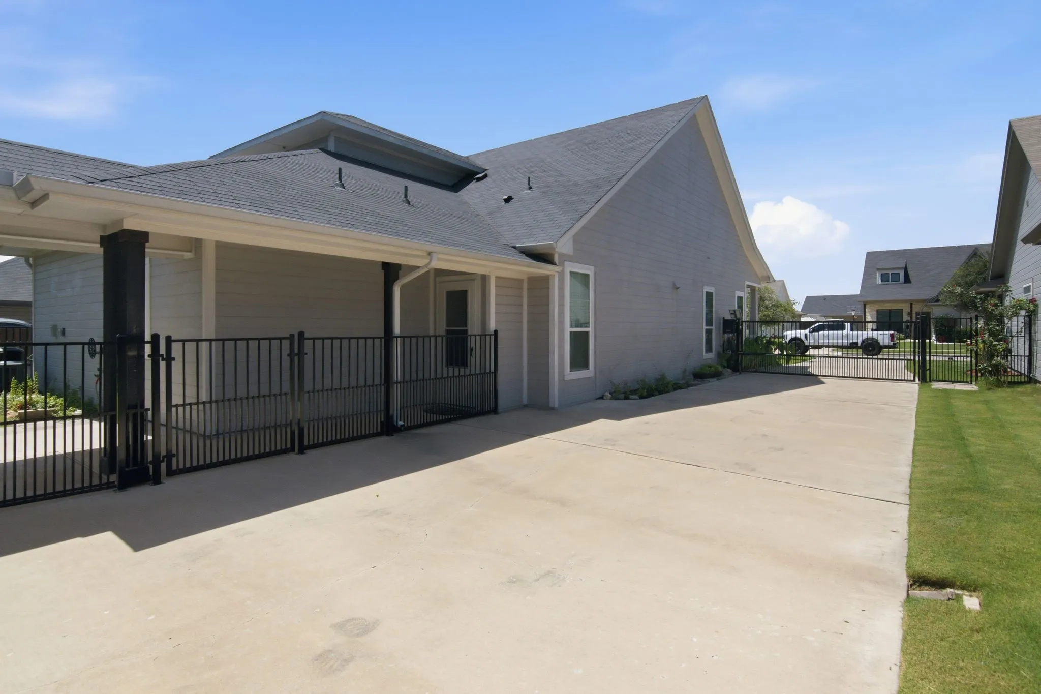 Single Family Residence For Sale in Johnson County , 608 Joy Court, Burleson, Texas 76028, 4 Bedroom, 3 Bathroom, 2 Garage spaces, 2,086 Sqft, built in 2019, mls#21344511, Real Estate Agent in Burleson, Homes For Sale in Johnson county, Homes For Sale in Burleson, Realtor in Burleson Texas, Real Estate Brokerage Independent Realty Texas, Luminita Cordes Realtor