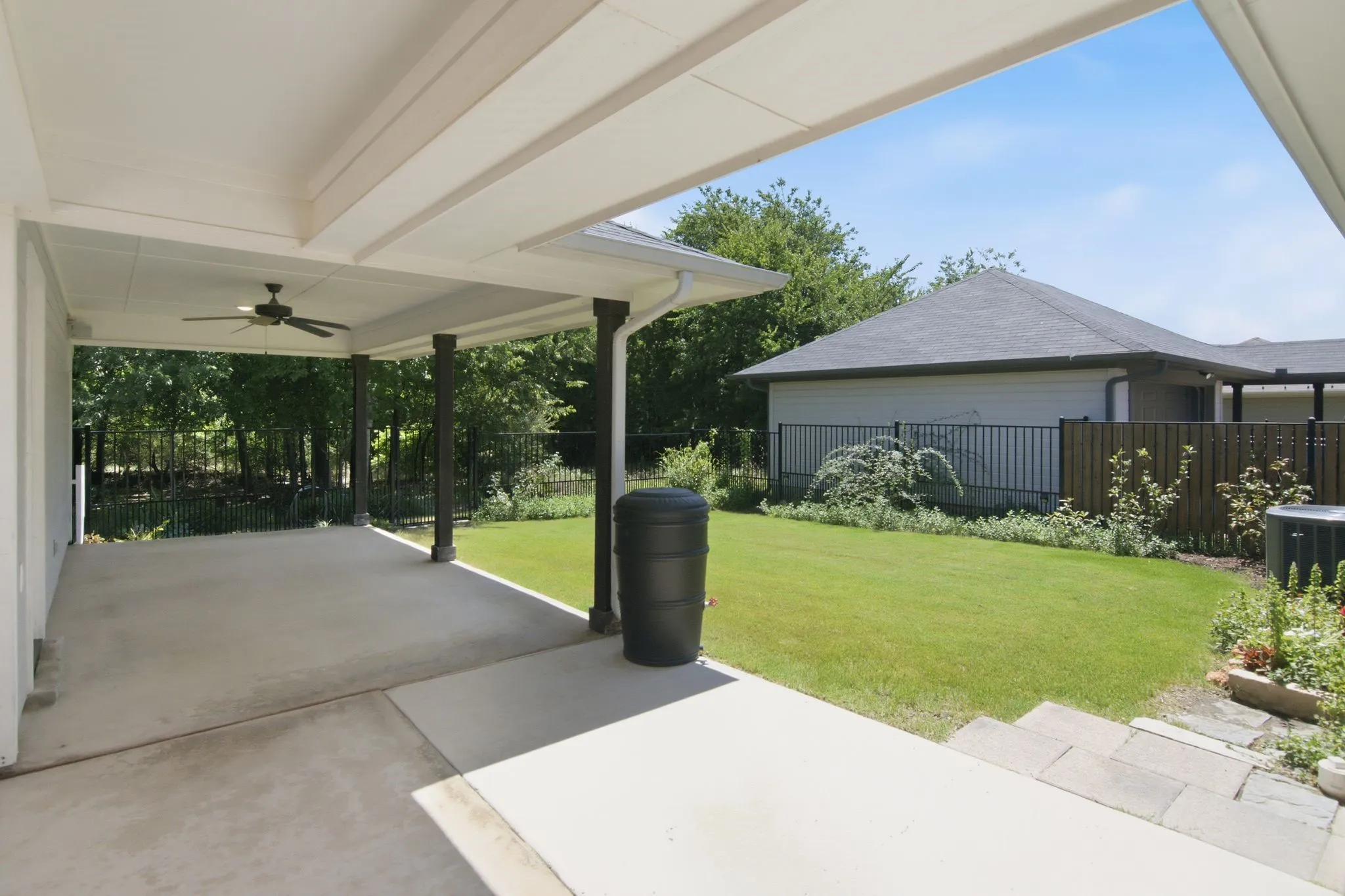 Single Family Residence For Sale in Johnson County , 608 Joy Court, Burleson, Texas 76028, 4 Bedroom, 3 Bathroom, 2 Garage spaces, 2,086 Sqft, built in 2019, mls#21344511, Real Estate Agent in Burleson, Homes For Sale in Johnson county, Homes For Sale in Burleson, Realtor in Burleson Texas, Real Estate Brokerage Independent Realty Texas, Luminita Cordes Realtor