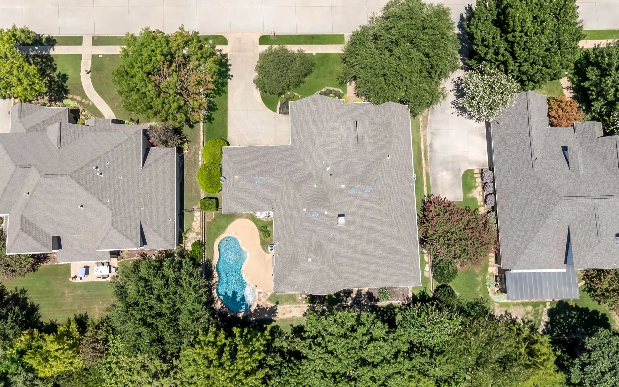 Single Family Residence For Sale in Collin County , 4009 Muscovy Drive, Mc Kinney, Texas 75072, 3 Bedroom, 3 Bathroom, 4 Garage spaces, 3,221 Sqft, built in 2006, mls#21344481, Real Estate Agent in Mc Kinney, Homes For Sale in Collin county, Homes For Sale in Mc Kinney, Realtor in Mc Kinney Texas, Real Estate Brokerage Independent Realty Texas, Luminita Cordes Realtor