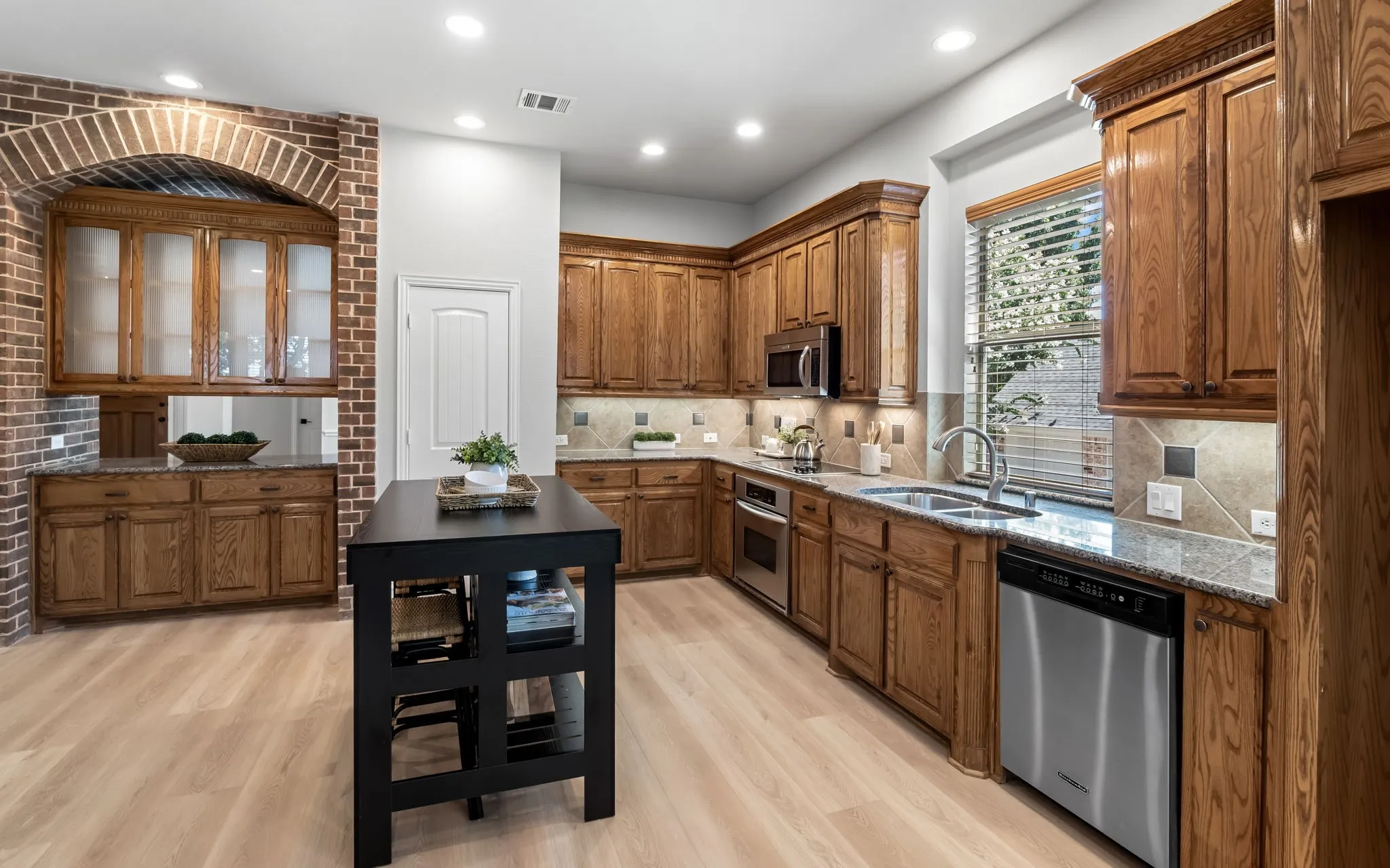 Single Family Residence For Sale in Collin County , 4009 Muscovy Drive, Mc Kinney, Texas 75072, 3 Bedroom, 3 Bathroom, 4 Garage spaces, 3,221 Sqft, built in 2006, mls#21344481, Real Estate Agent in Mc Kinney, Homes For Sale in Collin county, Homes For Sale in Mc Kinney, Realtor in Mc Kinney Texas, Real Estate Brokerage Independent Realty Texas, Luminita Cordes Realtor