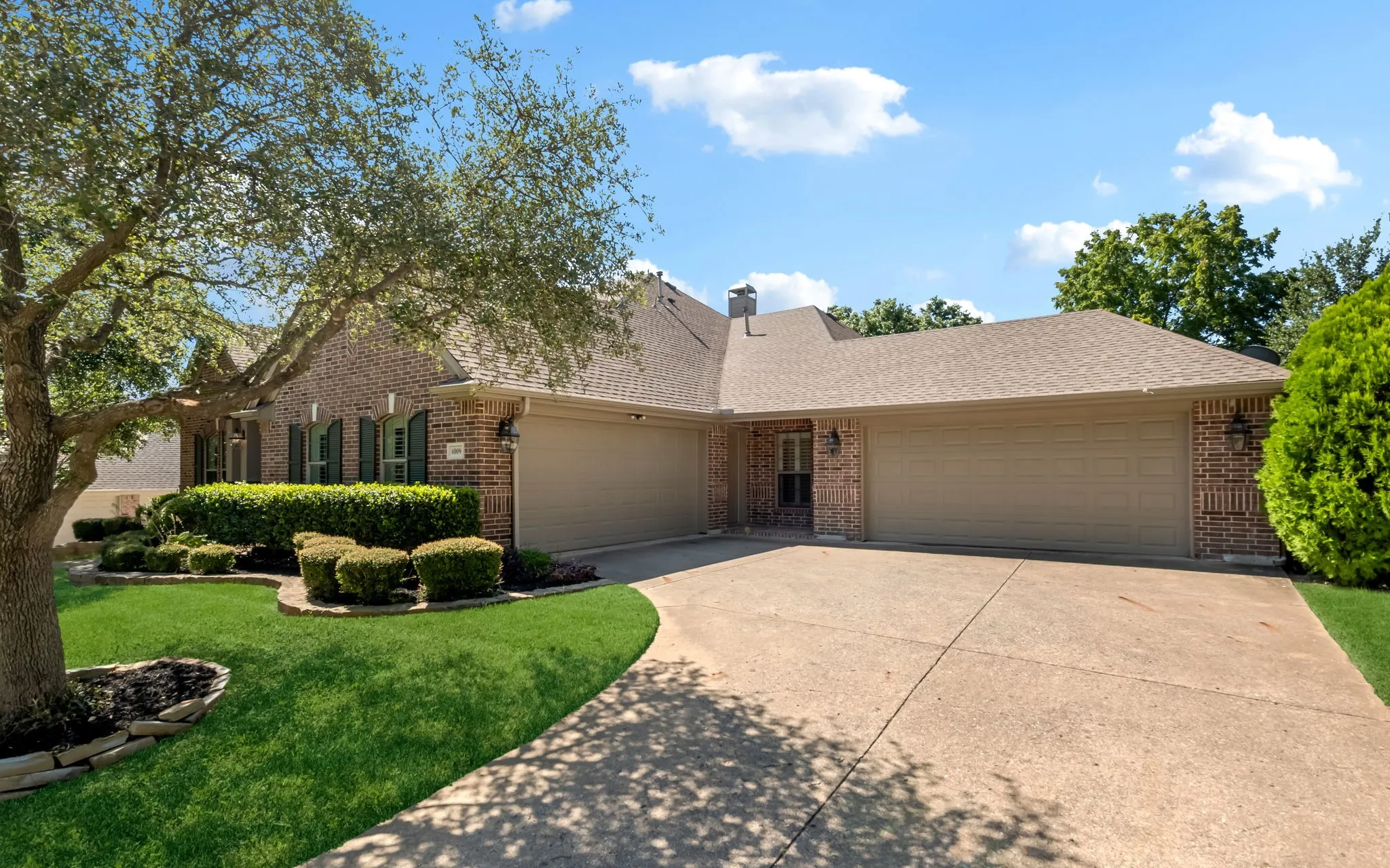 Single Family Residence For Sale in Collin County , 4009 Muscovy Drive, Mc Kinney, Texas 75072, 3 Bedroom, 3 Bathroom, 4 Garage spaces, 3,221 Sqft, built in 2006, mls#21344481, Real Estate Agent in Mc Kinney, Homes For Sale in Collin county, Homes For Sale in Mc Kinney, Realtor in Mc Kinney Texas, Real Estate Brokerage Independent Realty Texas, Luminita Cordes Realtor